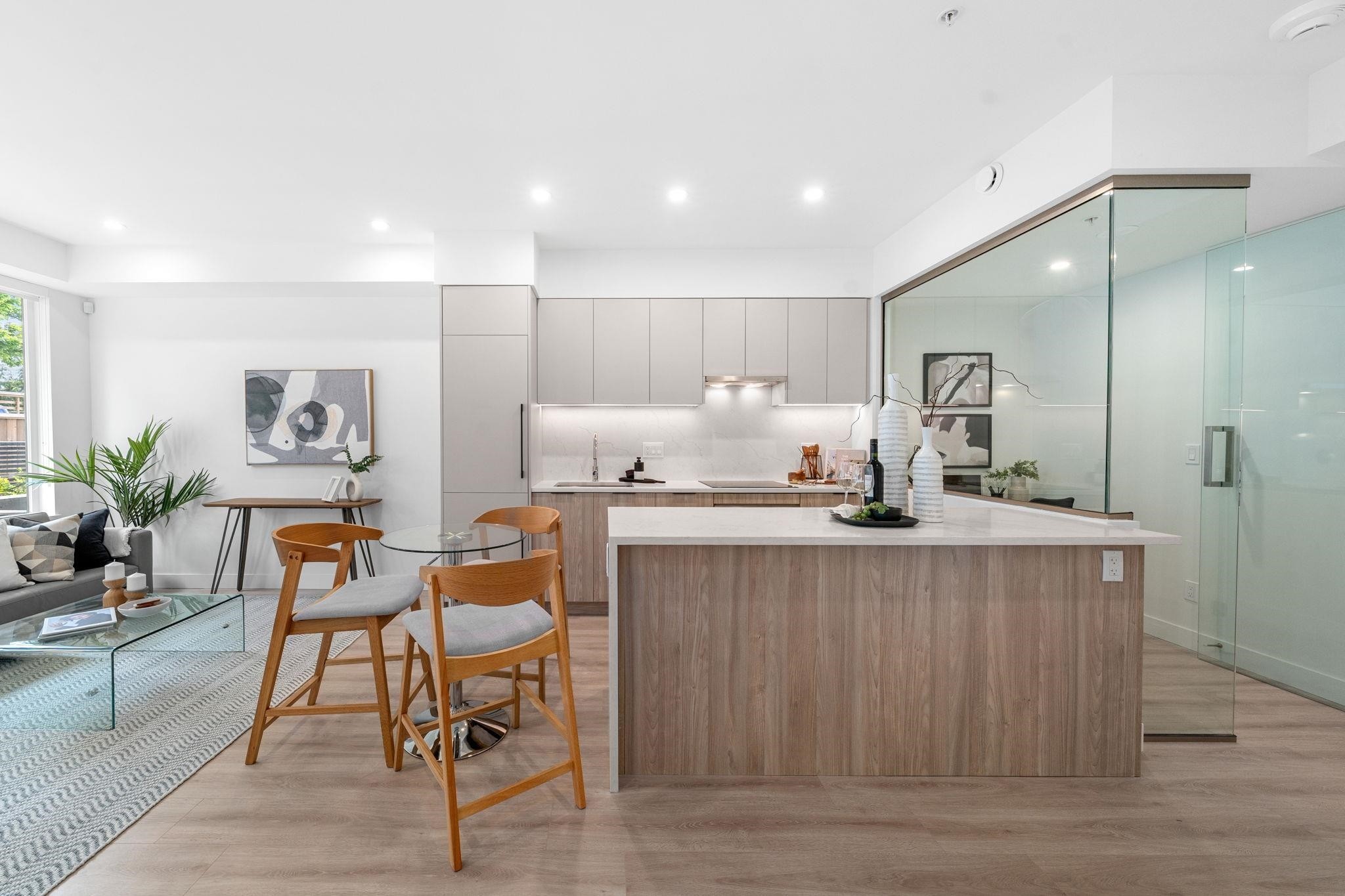 111-7161 17Th Avenue, Burnaby, BC