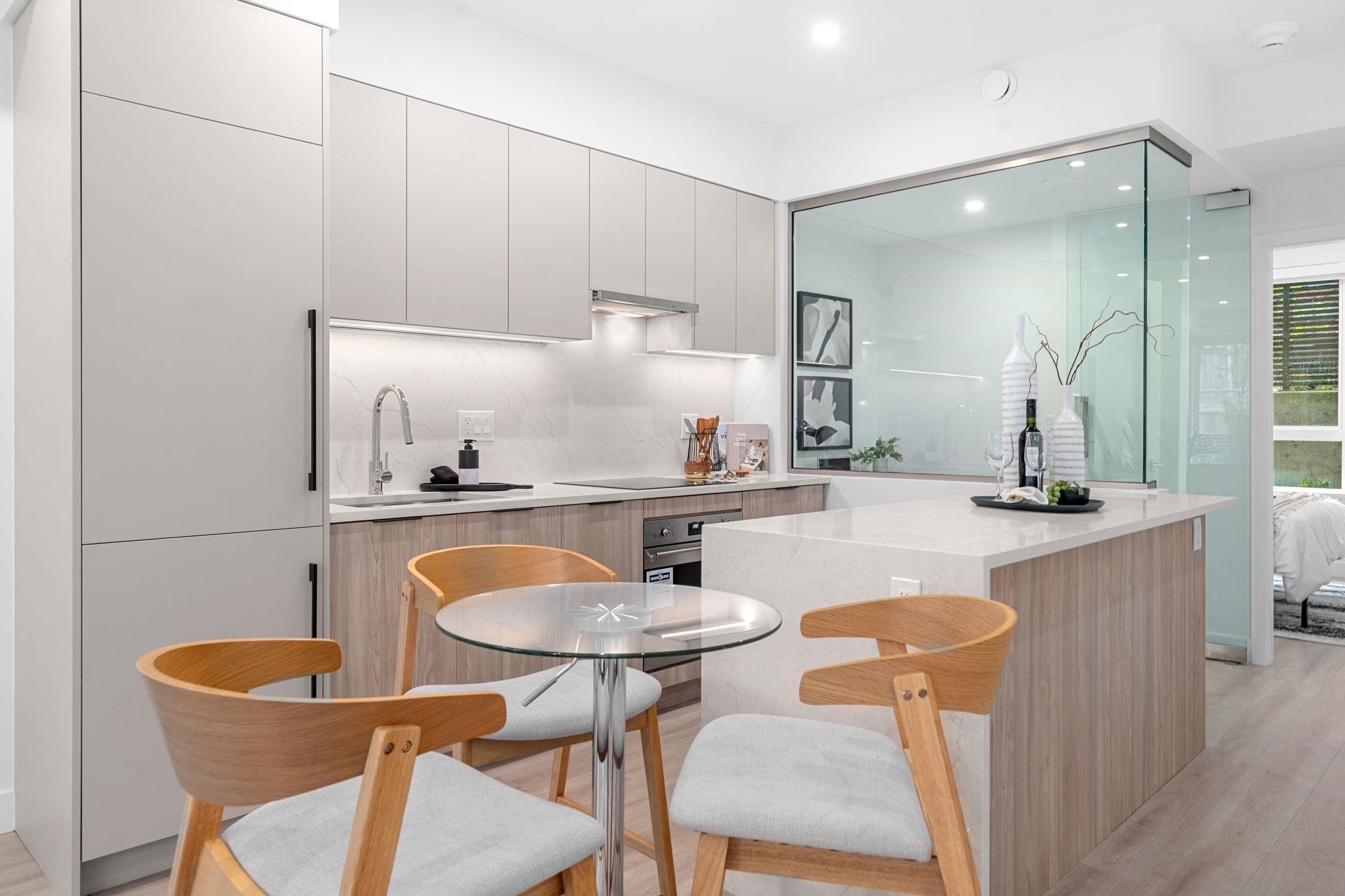 111-7161 17Th Avenue, Burnaby, BC