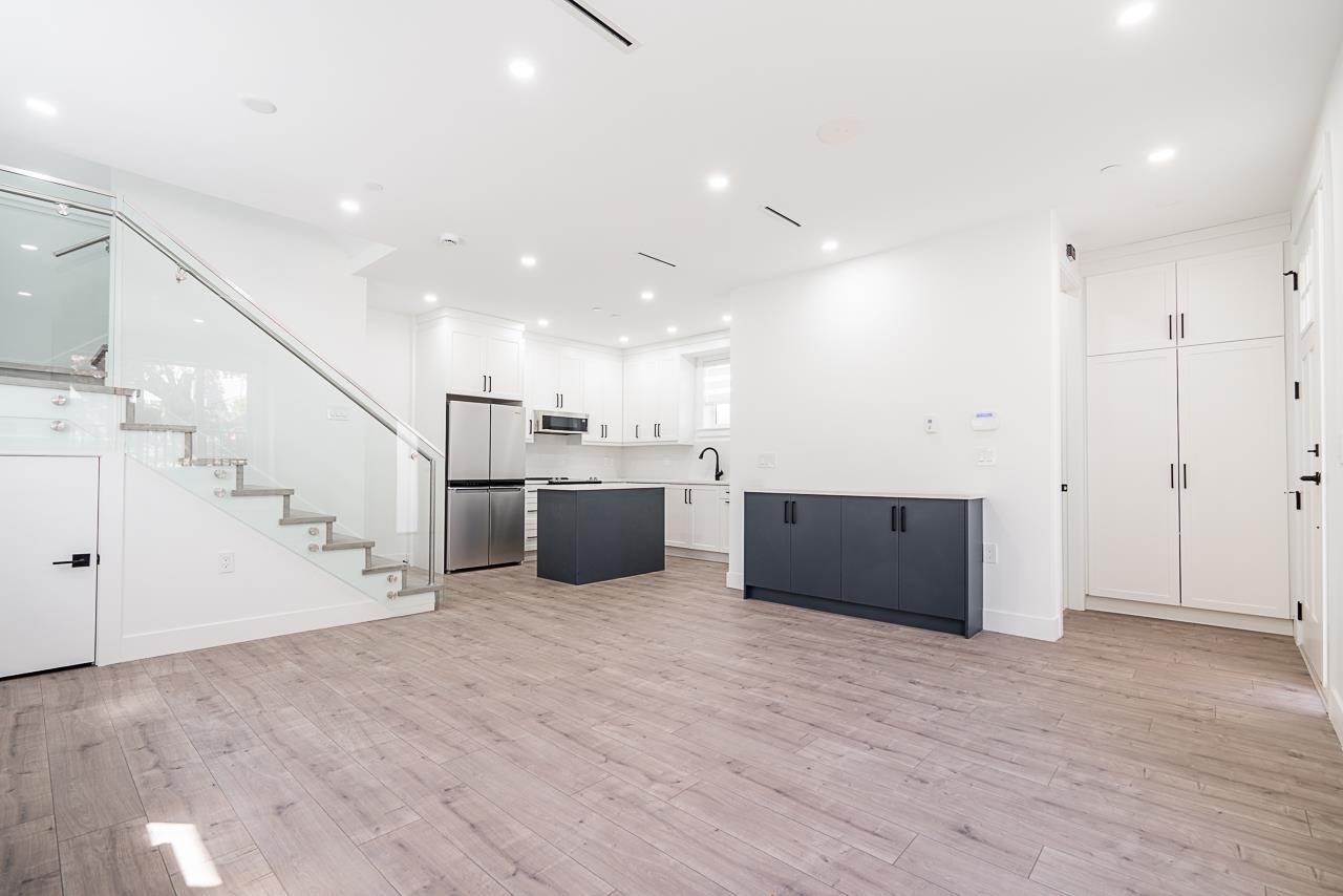 2972 7Th Avenue E, Vancouver, BC