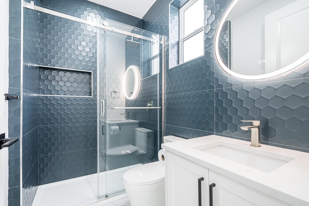 2972 7Th Avenue E, Vancouver, BC