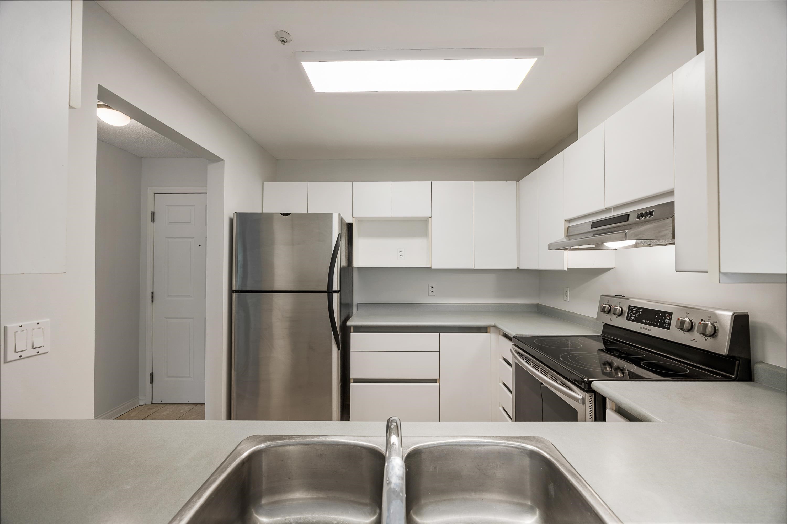 206-2990 Princess Crescent, Coquitlam, BC