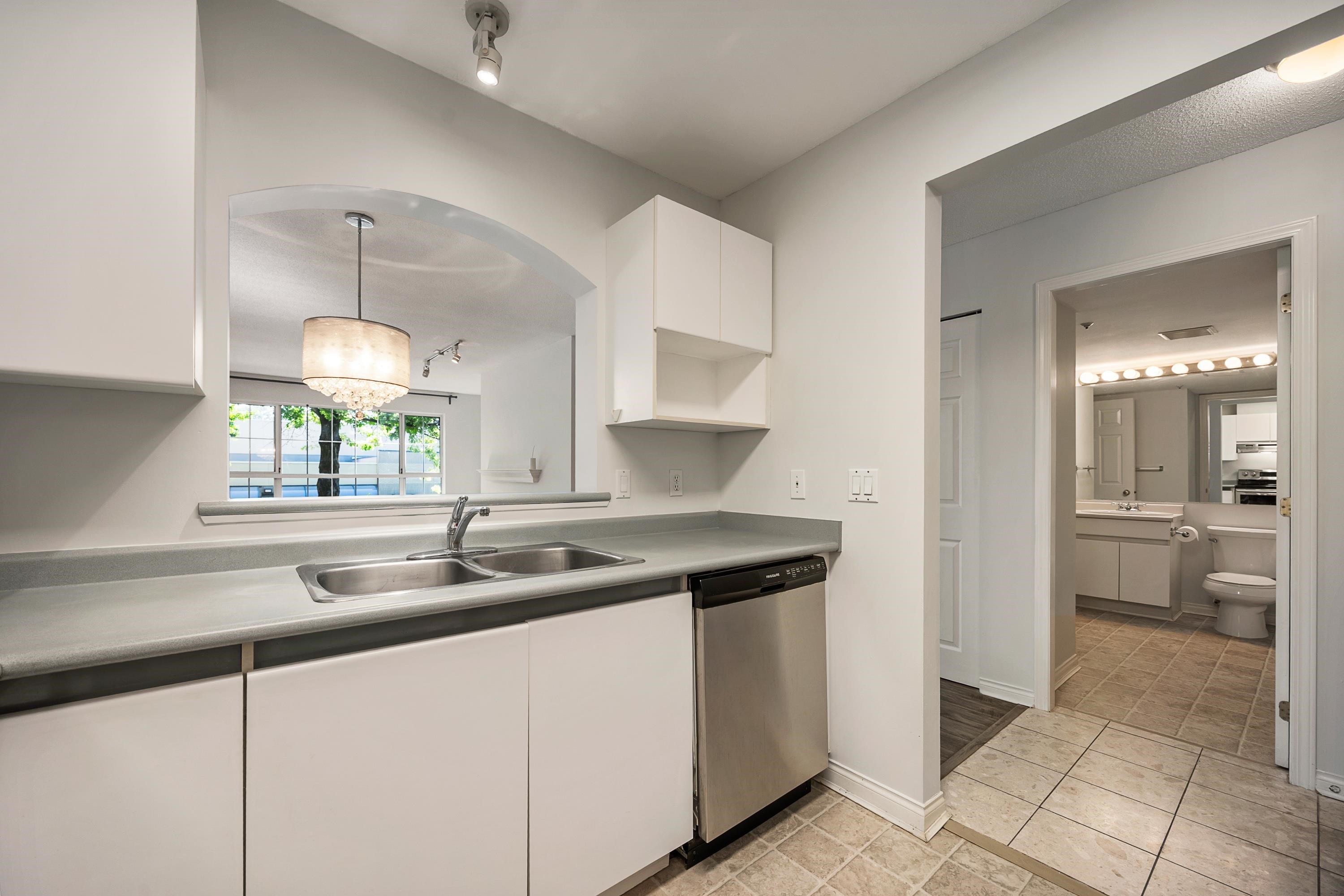 206-2990 Princess Crescent, Coquitlam, BC