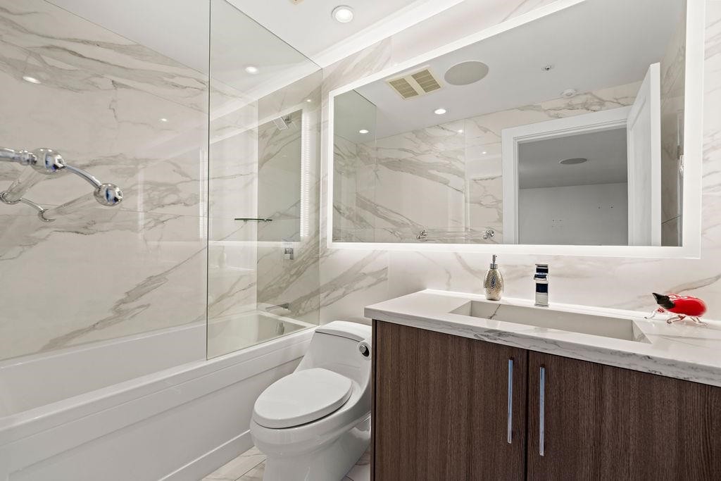 19A-199 Drake Street, Vancouver, BC