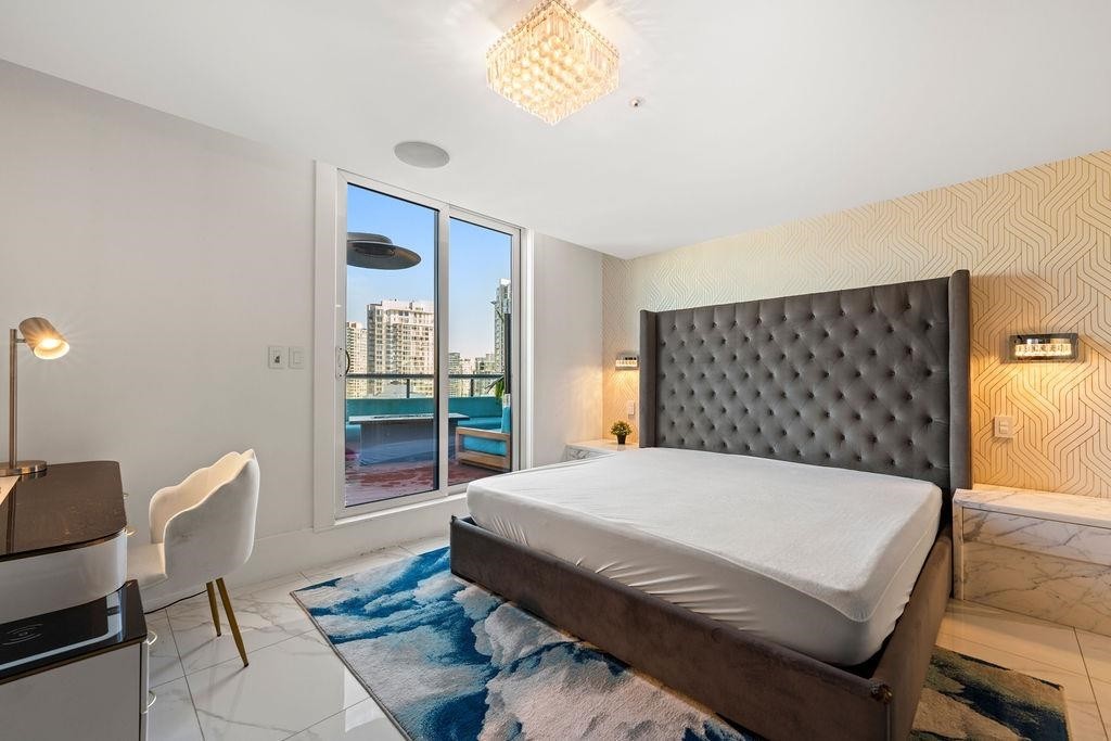 19A-199 Drake Street, Vancouver, BC