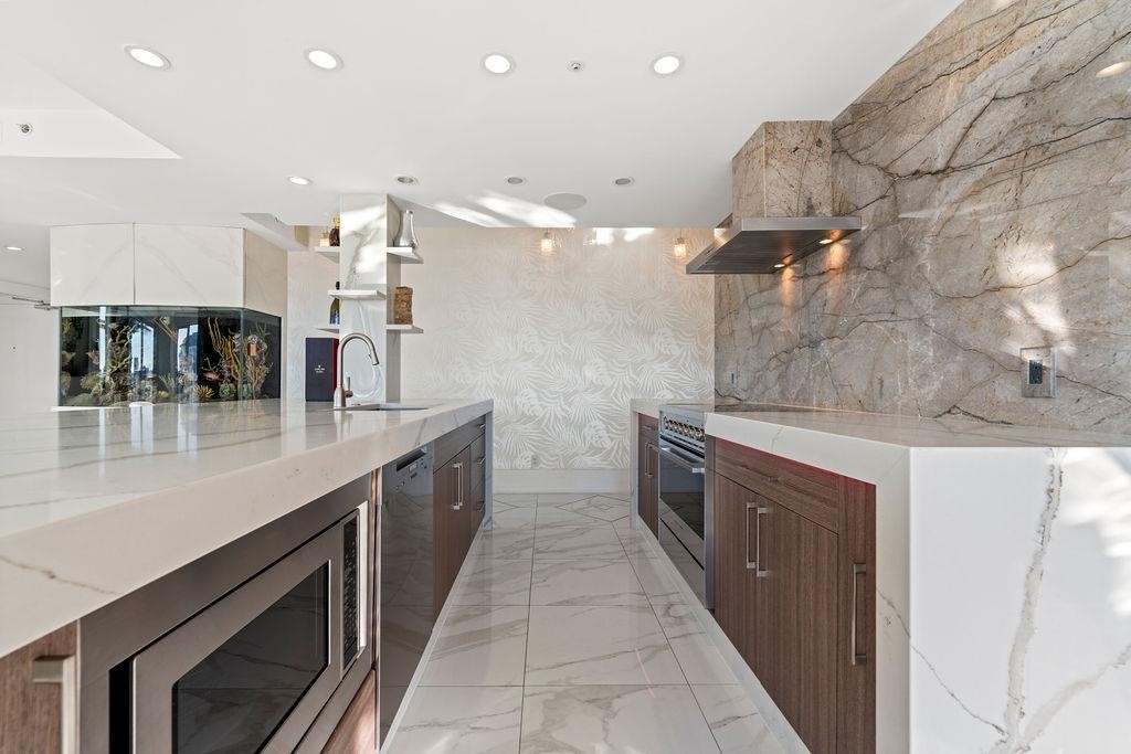 19A-199 Drake Street, Vancouver, BC