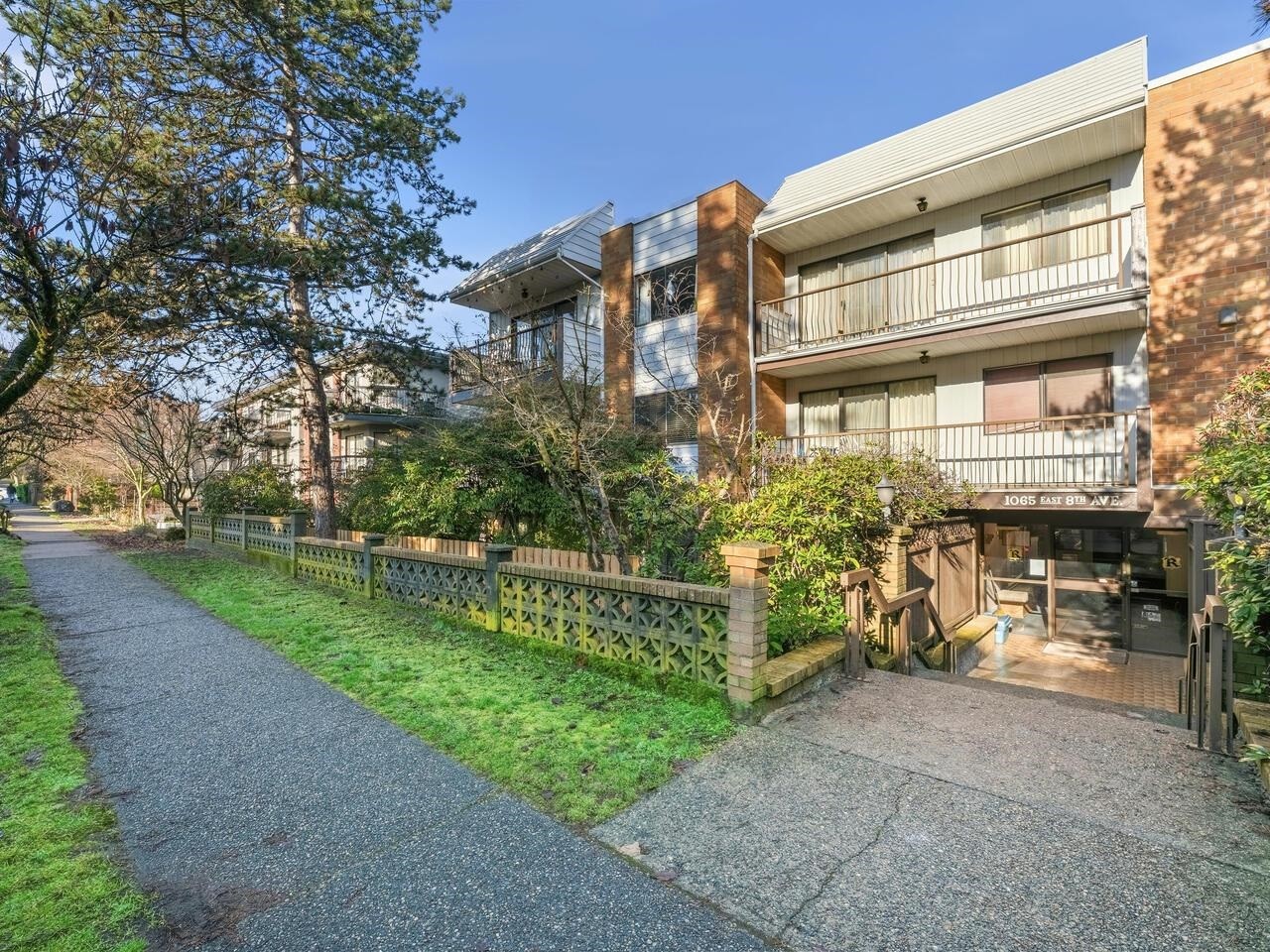 206-1065 8Th Avenue E, Vancouver, BC