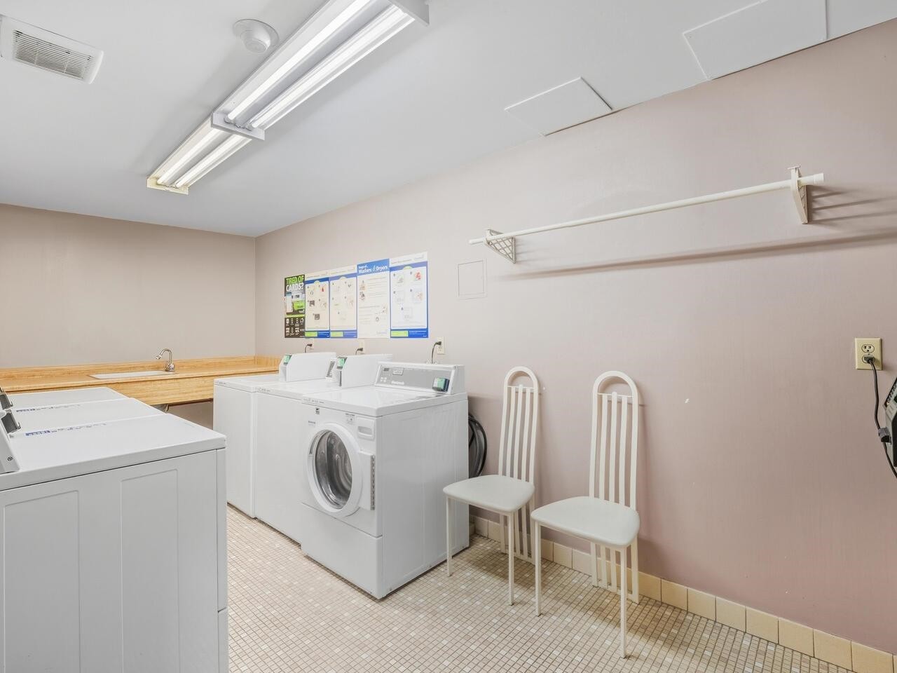 206-1065 8Th Avenue E, Vancouver, BC