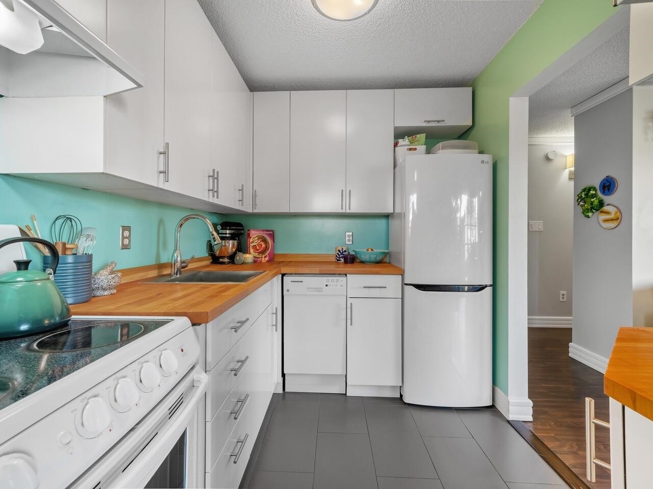 206-1065 8Th Avenue E, Vancouver, BC