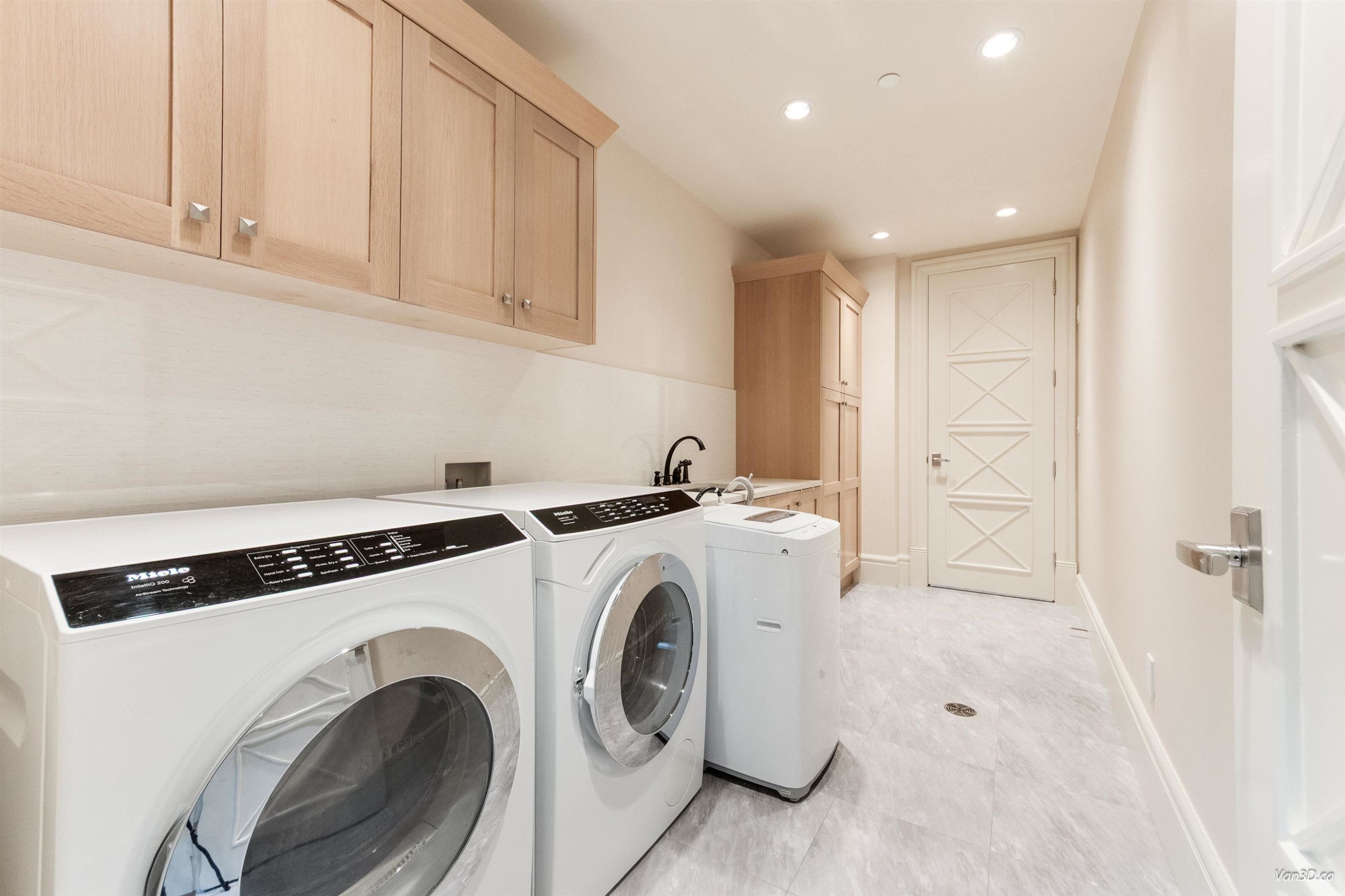 1192 39Th Avenue W, Vancouver, BC