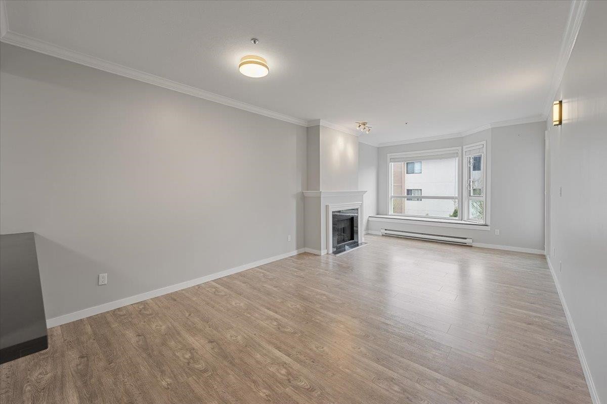 204-8680 Lansdowne Road, Richmond, BC