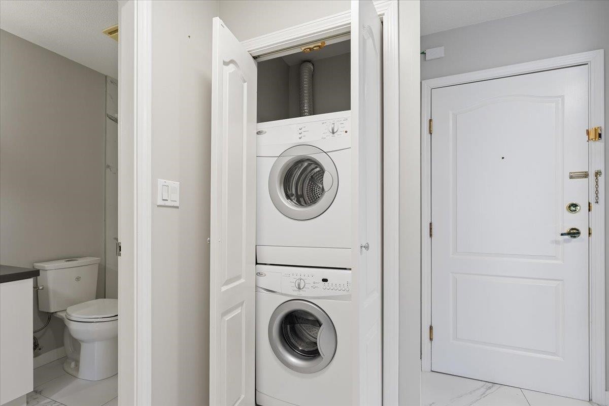 204-8680 Lansdowne Road, Richmond, BC