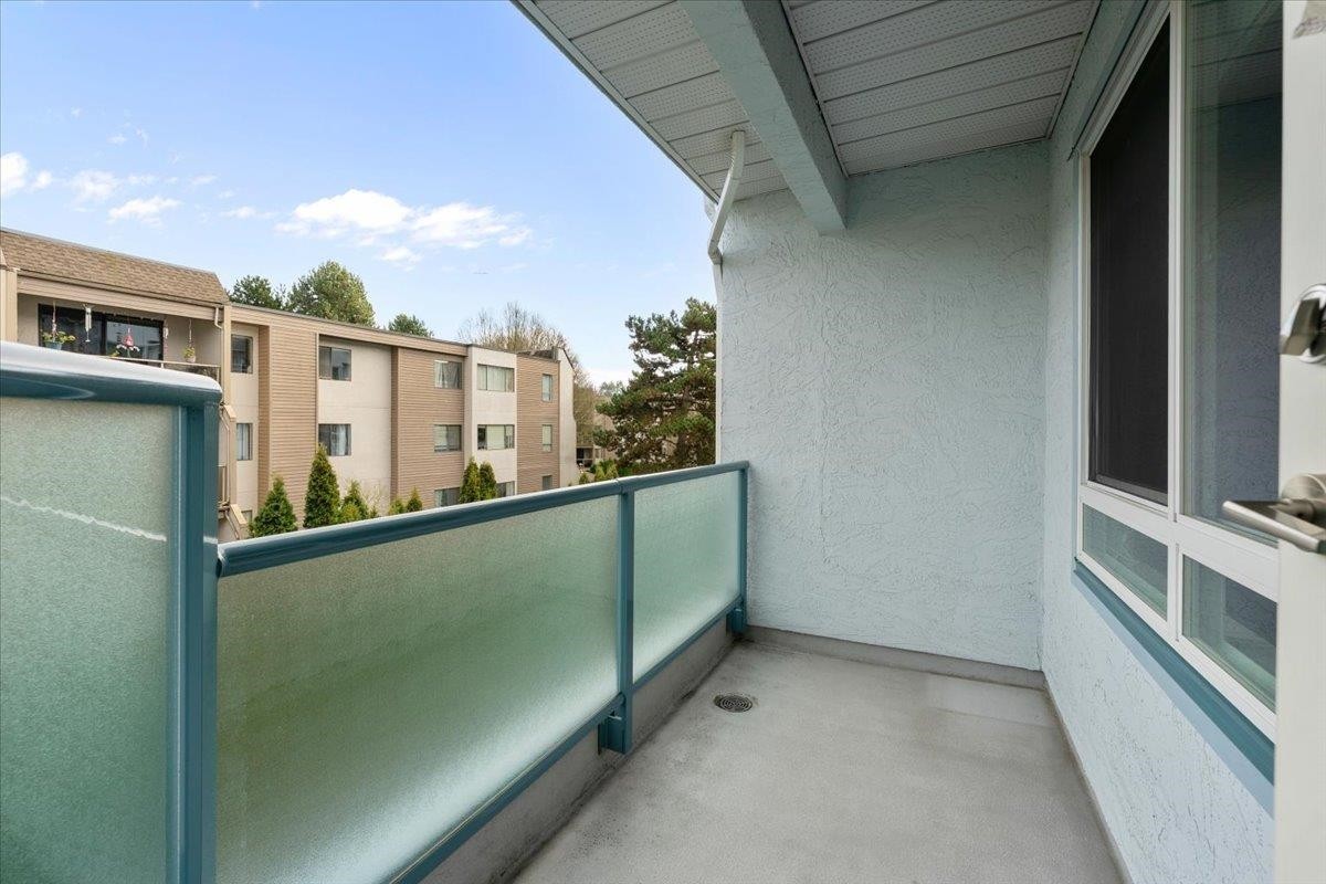 204-8680 Lansdowne Road, Richmond, BC