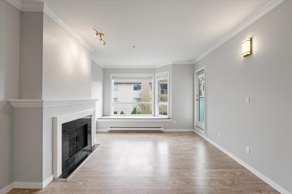 204-8680 Lansdowne Road, Richmond, BC