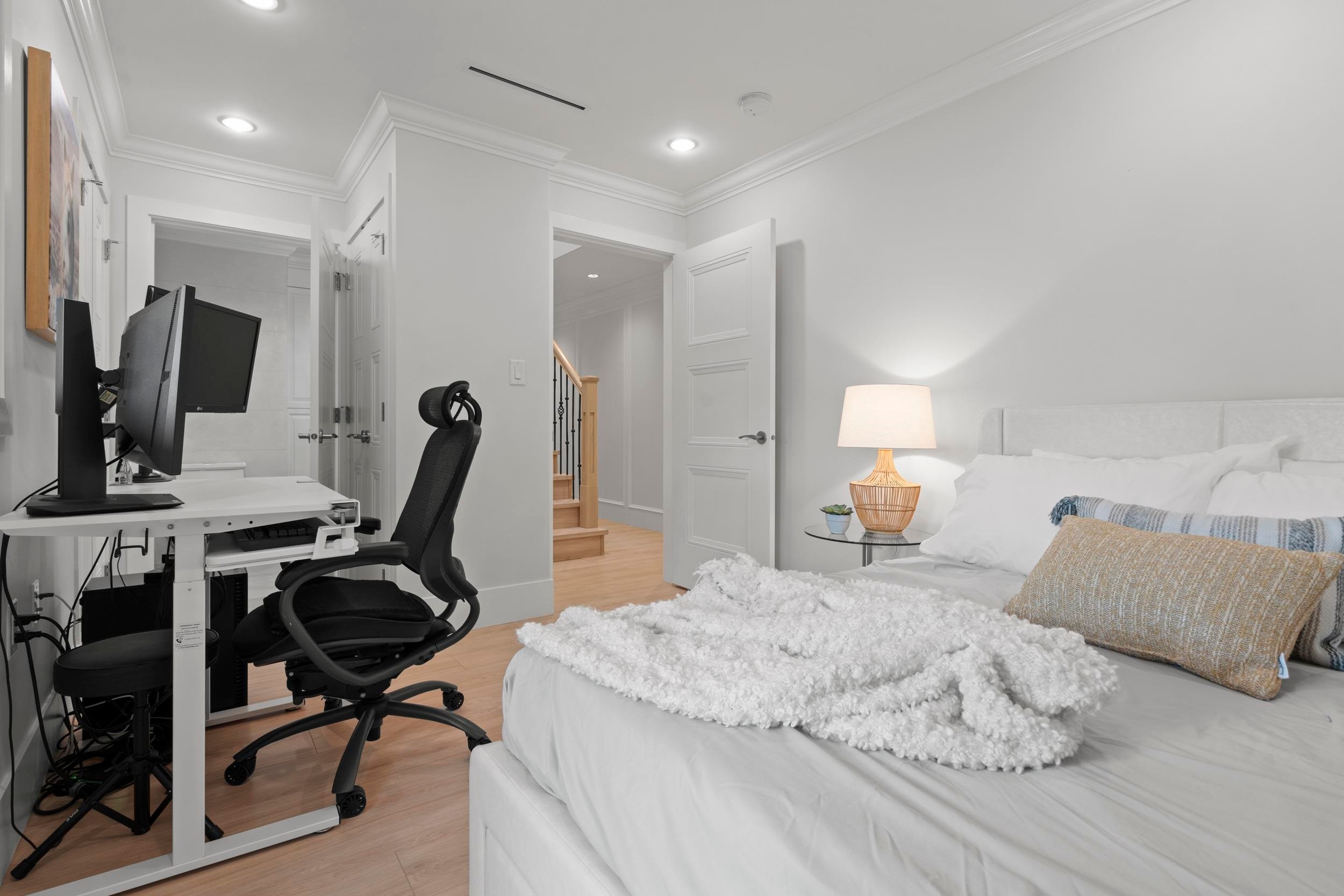 2377 7Th Avenue W, Vancouver, BC