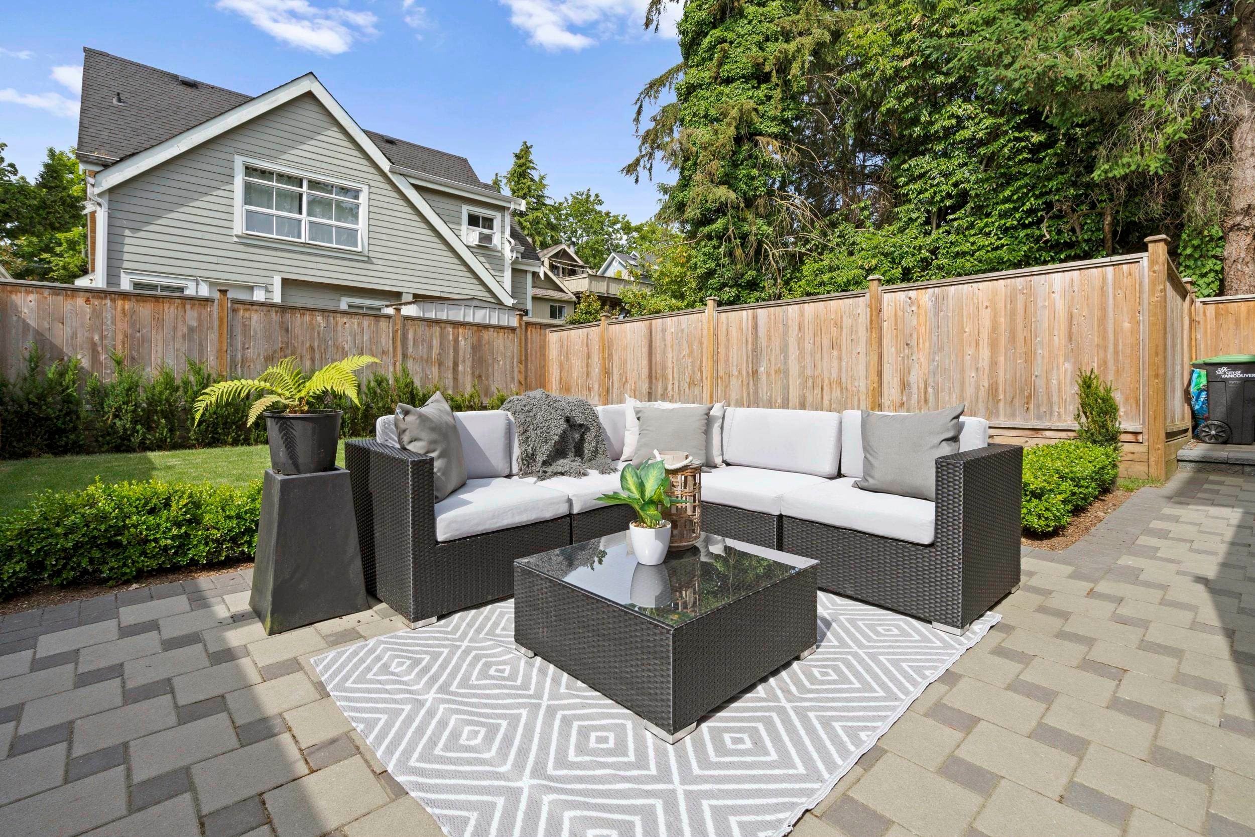 2377 7Th Avenue W, Vancouver, BC