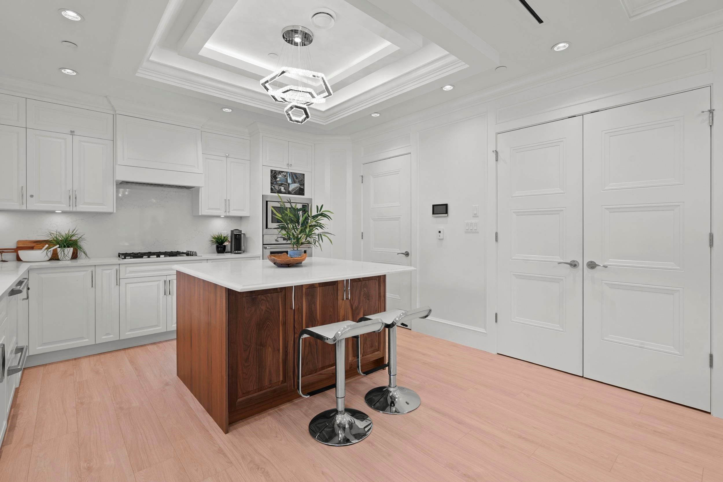 2377 7Th Avenue W, Vancouver, BC