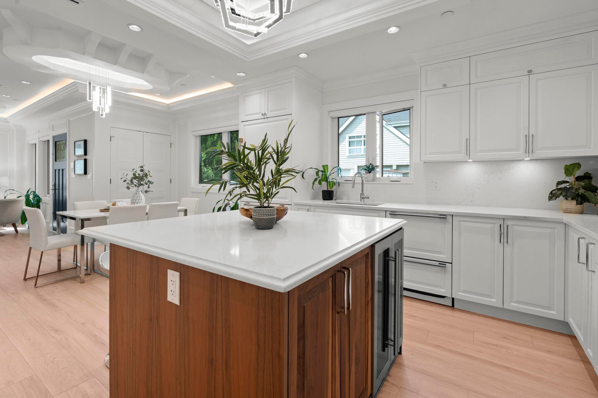 2377 7Th Avenue W, Vancouver, BC