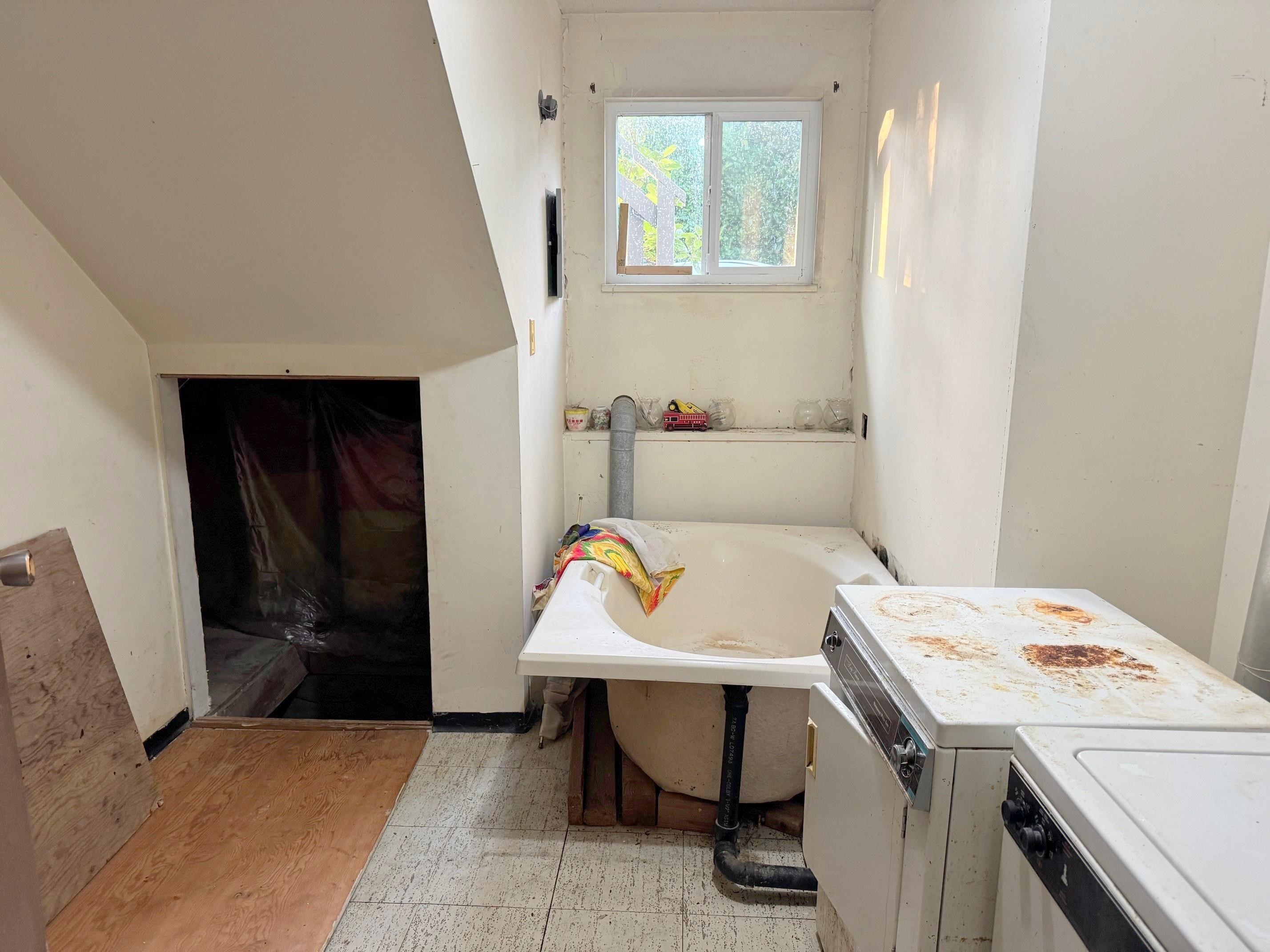 8-694 School Road, Gibsons, BC