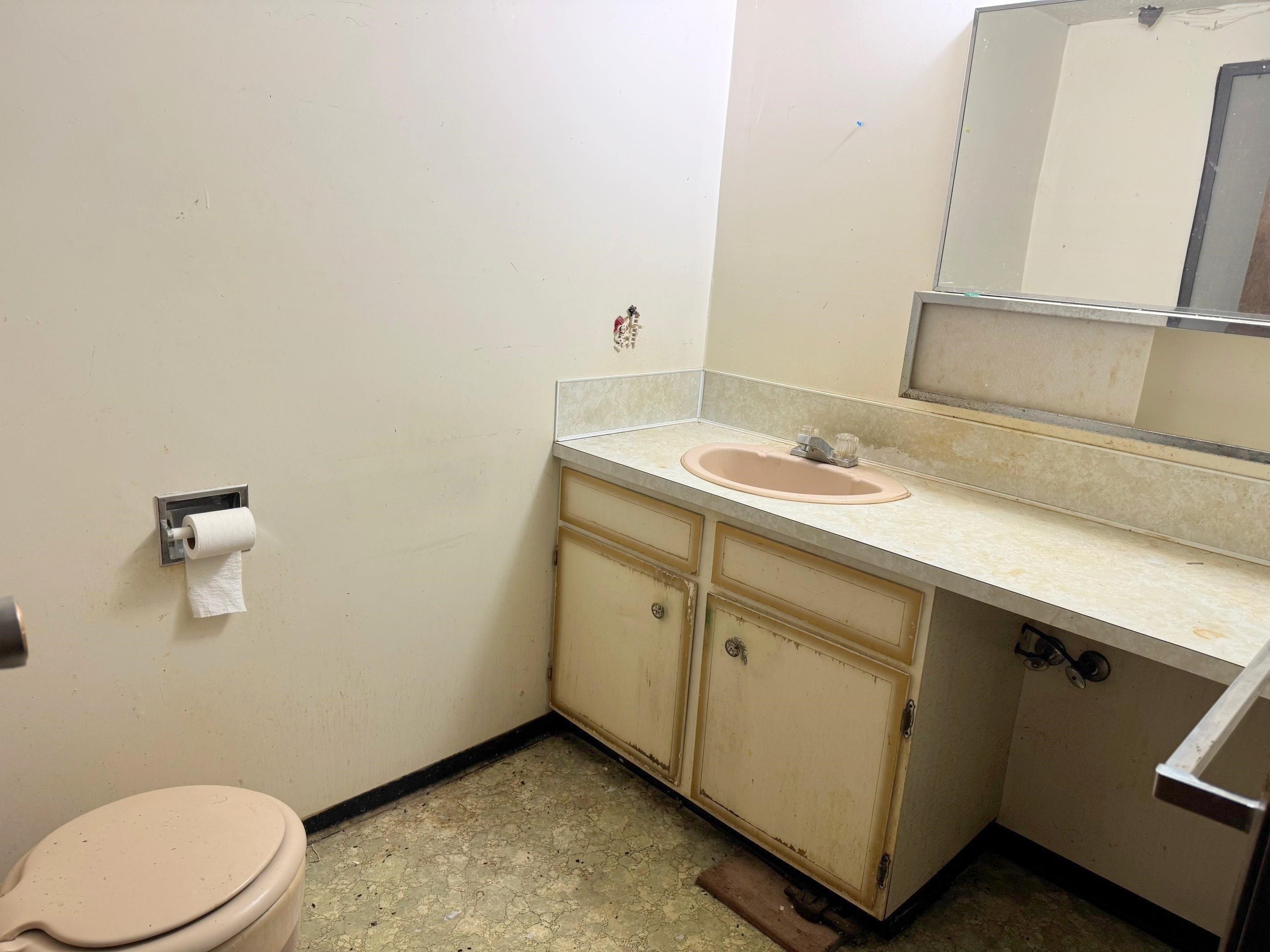 8-694 School Road, Gibsons, BC