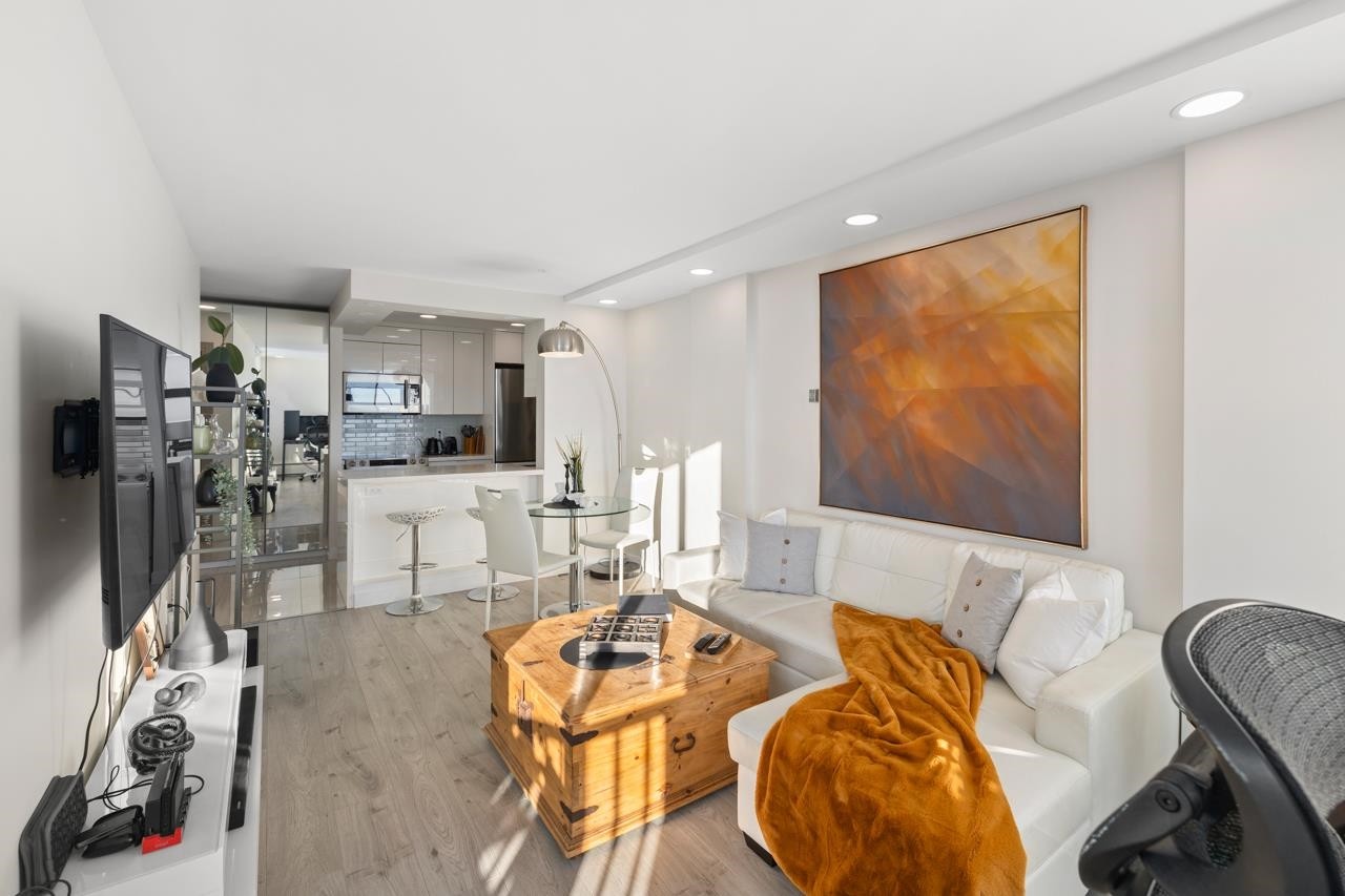 1601-2004 Fullerton Avenue, North Vancouver, BC