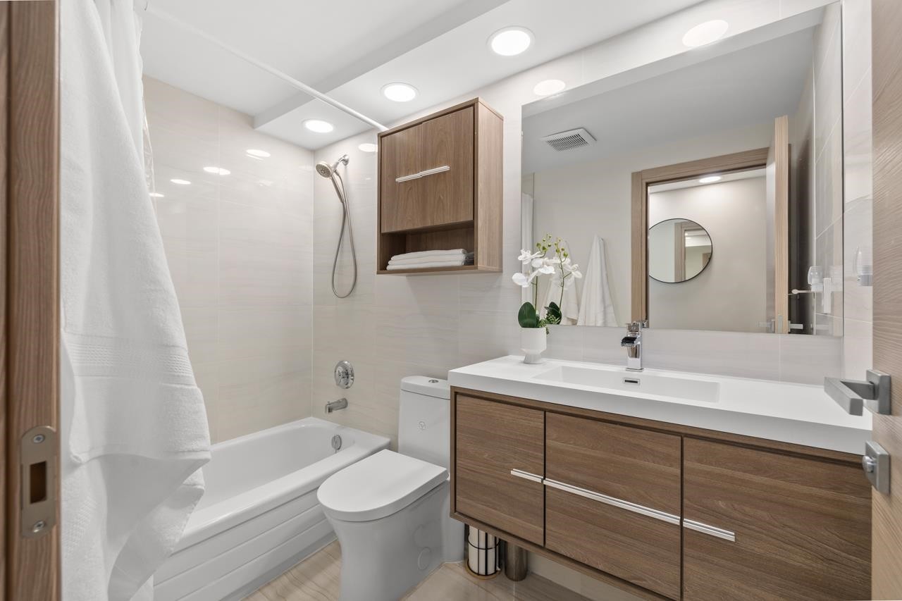 1601-2004 Fullerton Avenue, North Vancouver, BC