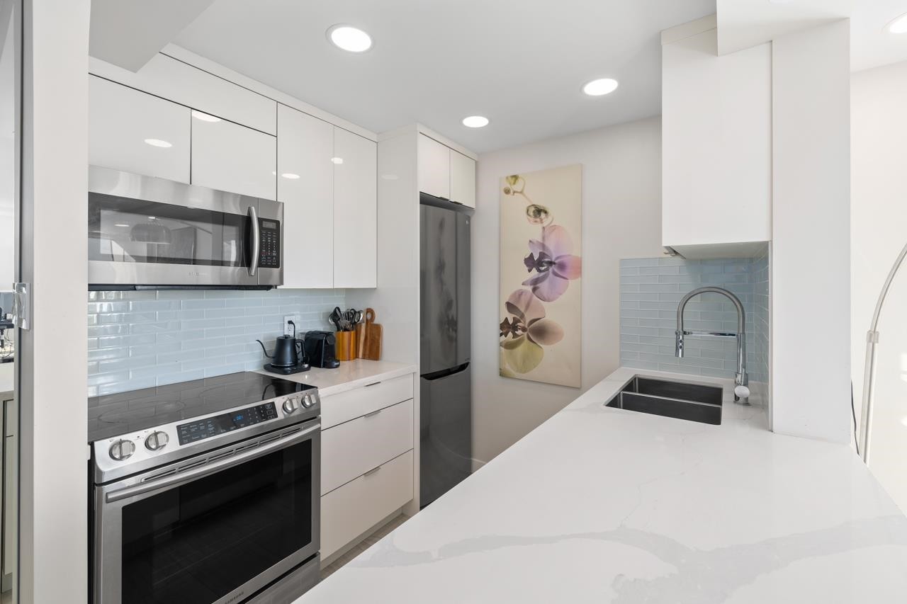 1601-2004 Fullerton Avenue, North Vancouver, BC