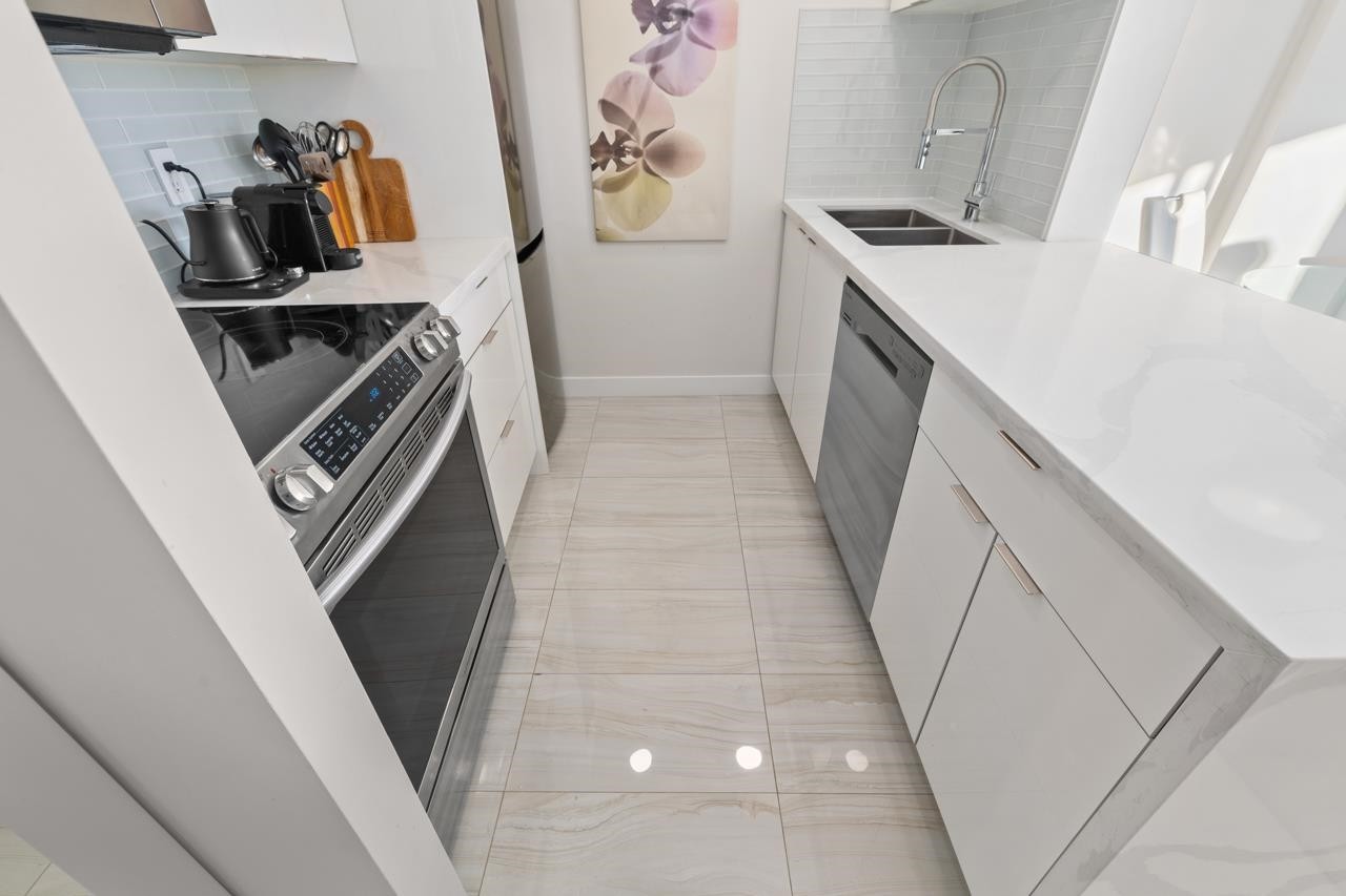 1601-2004 Fullerton Avenue, North Vancouver, BC