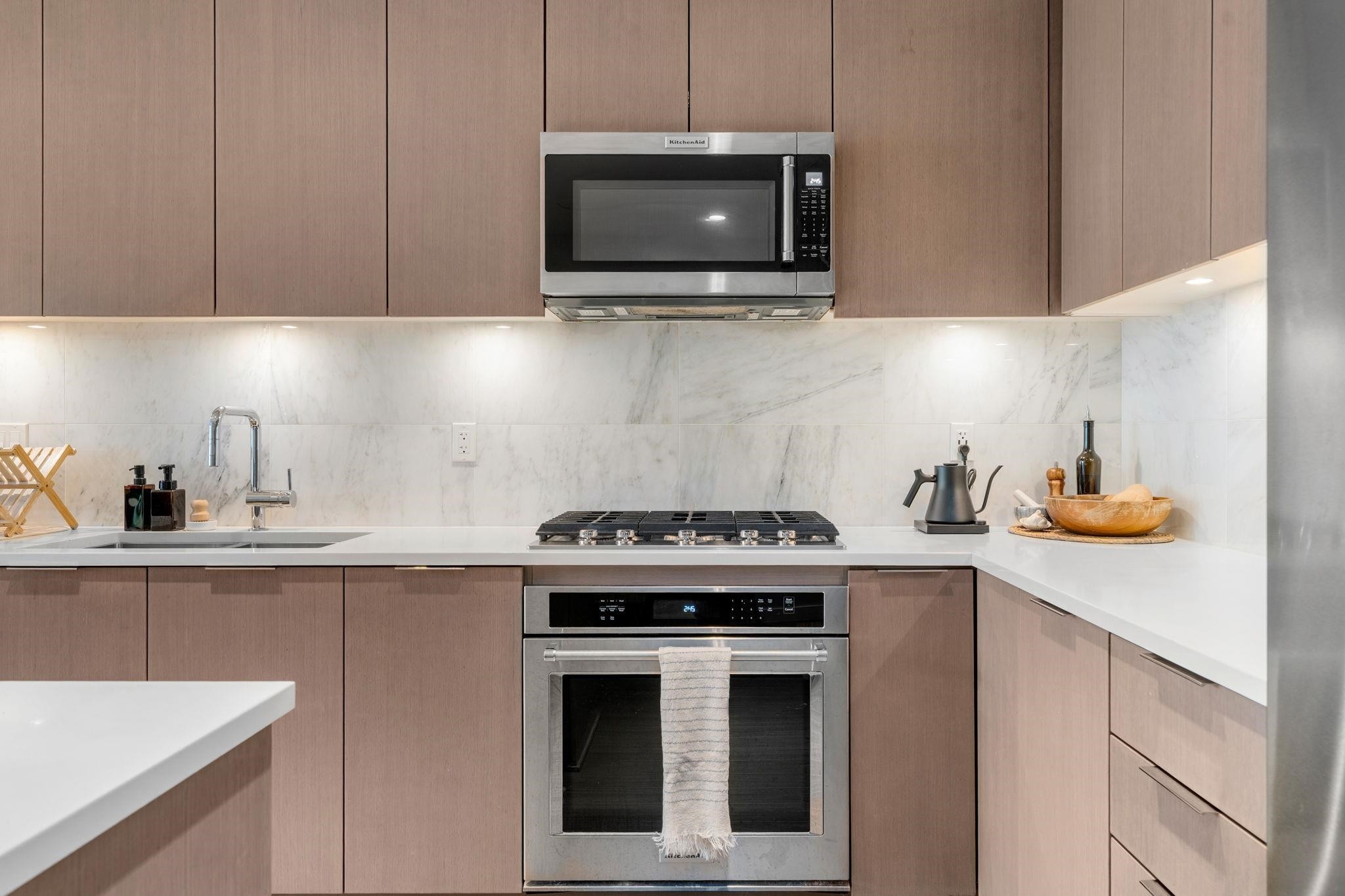 314-2663 Library Lane, North Vancouver, BC