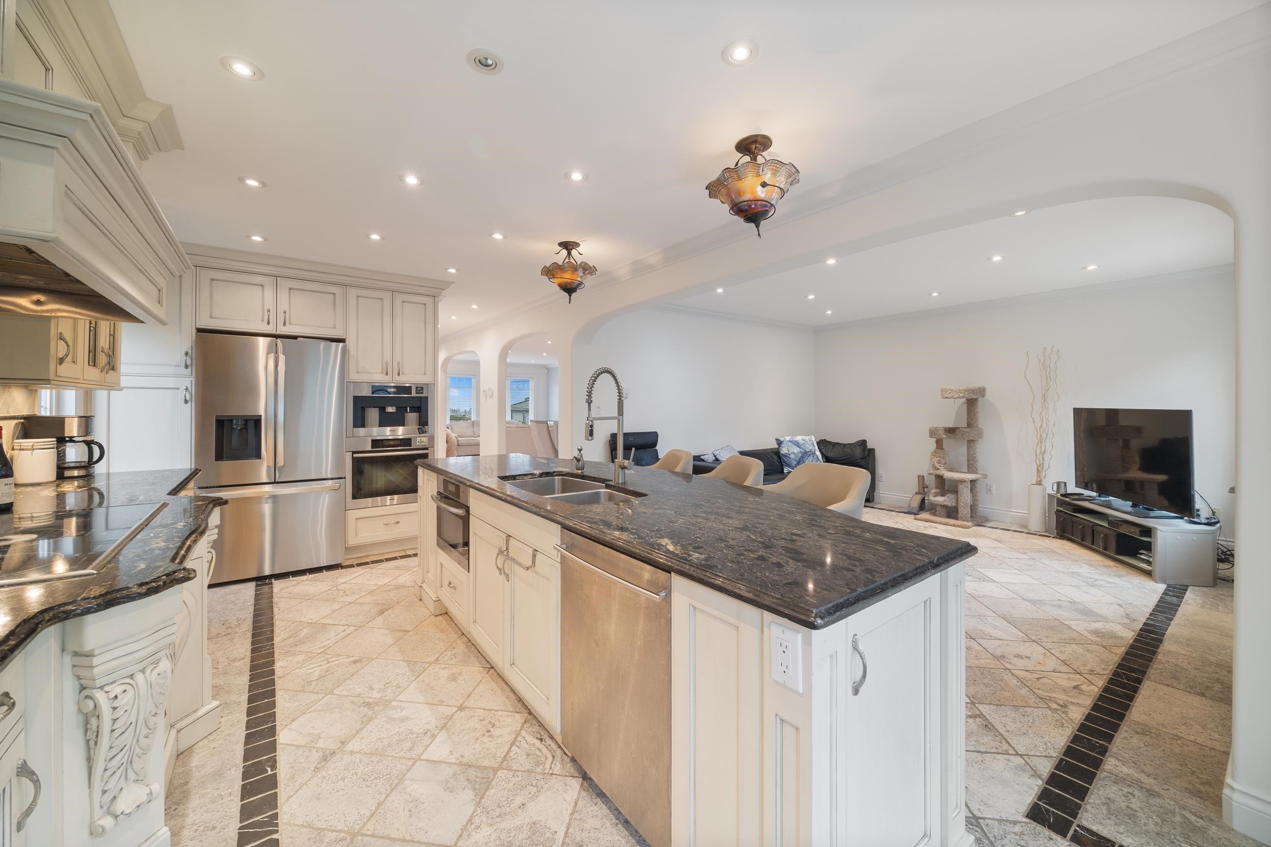 128 Hythe Avenue, Burnaby, BC