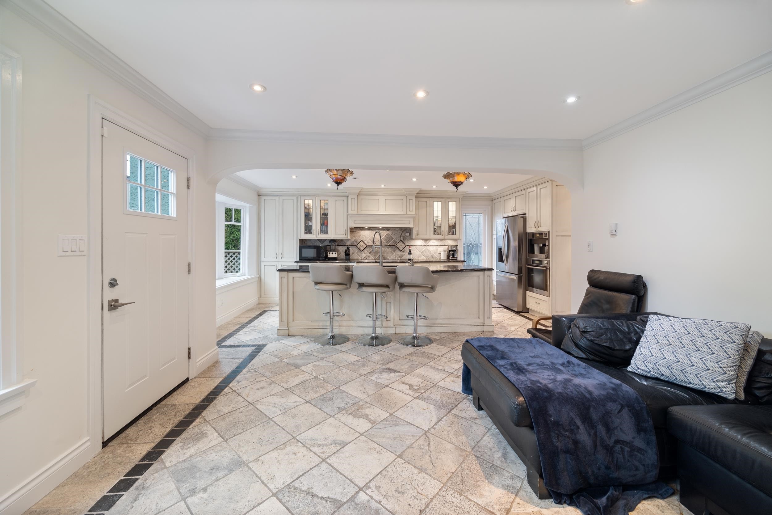 128 Hythe Avenue, Burnaby, BC