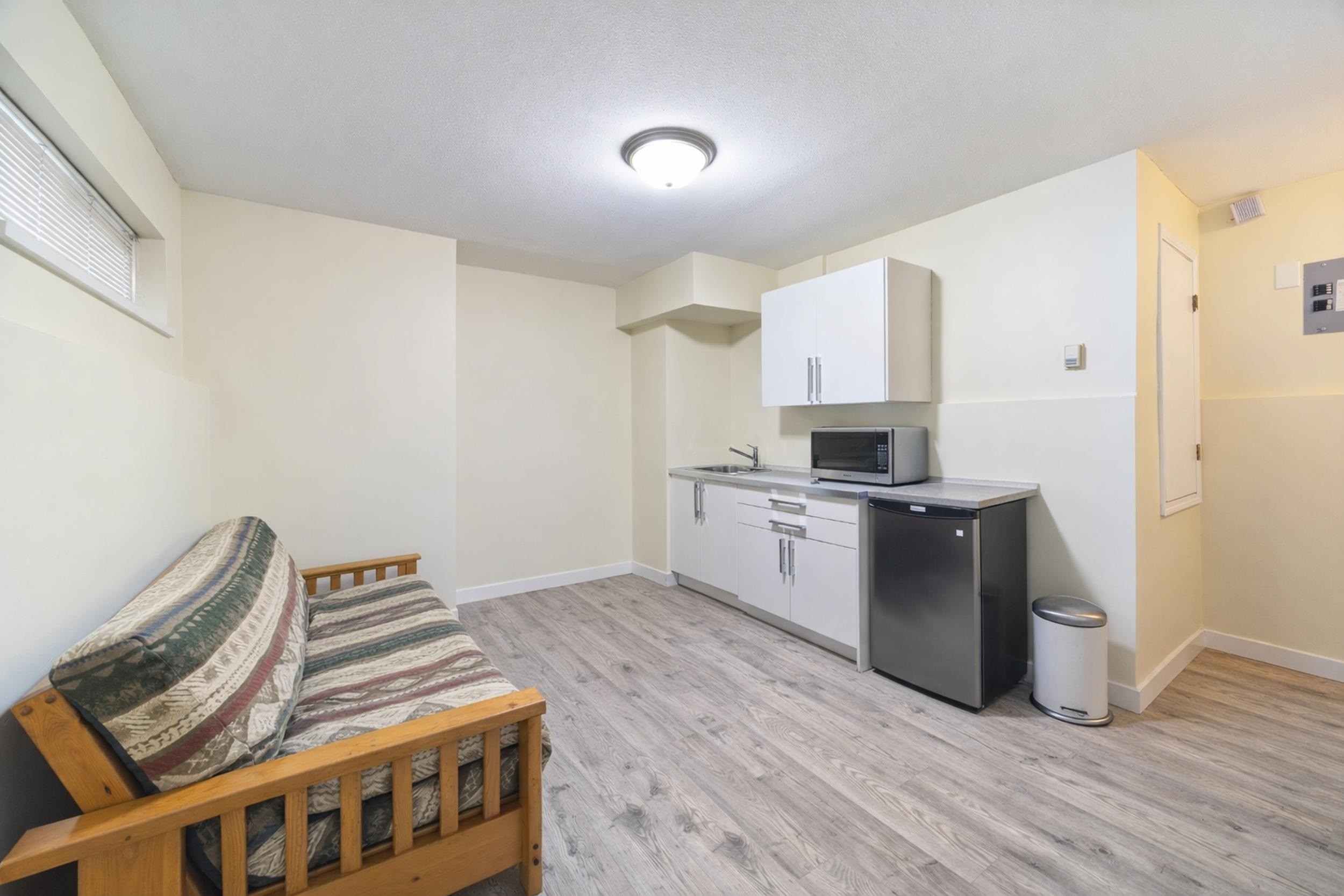 128 Hythe Avenue, Burnaby, BC