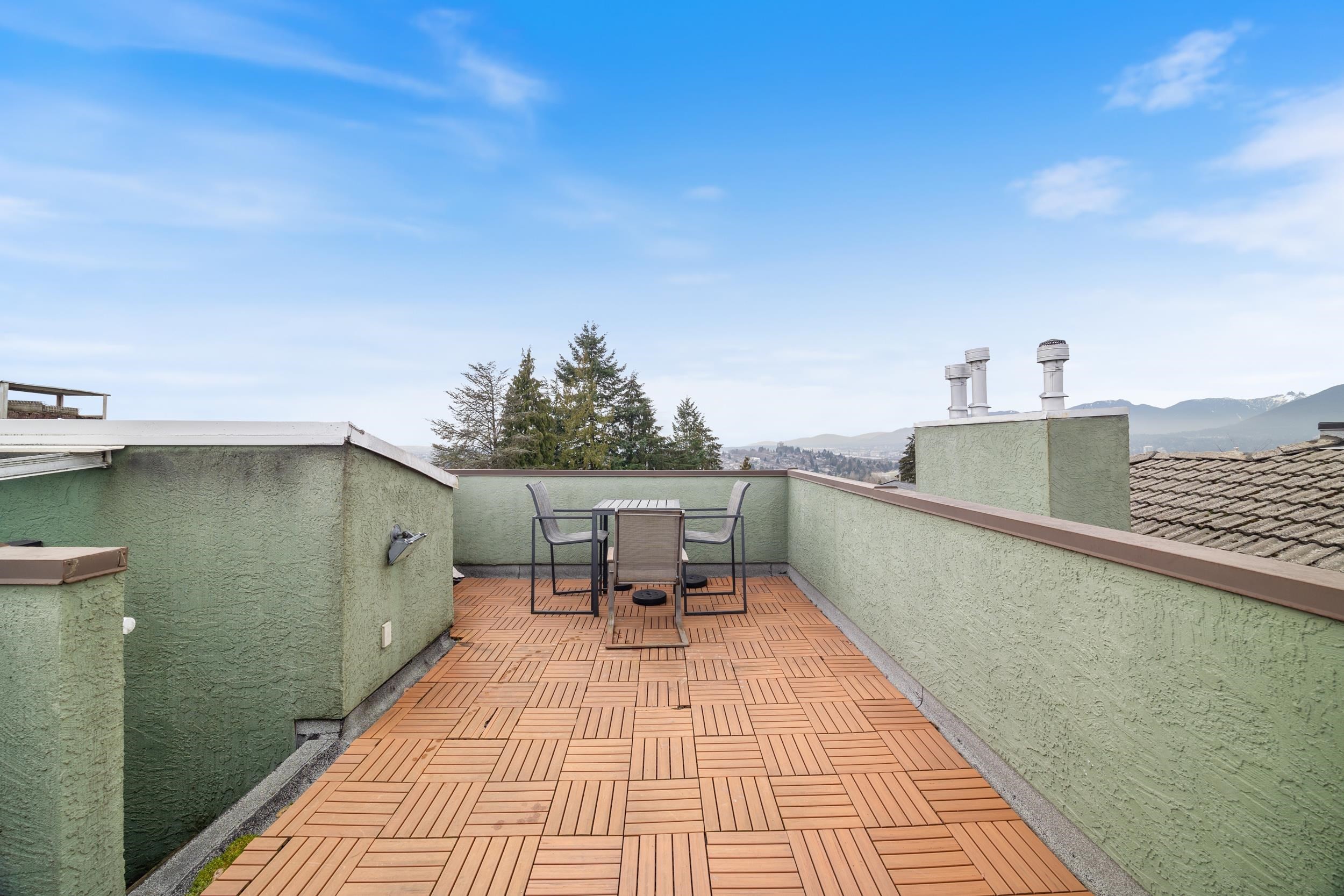 128 Hythe Avenue, Burnaby, BC