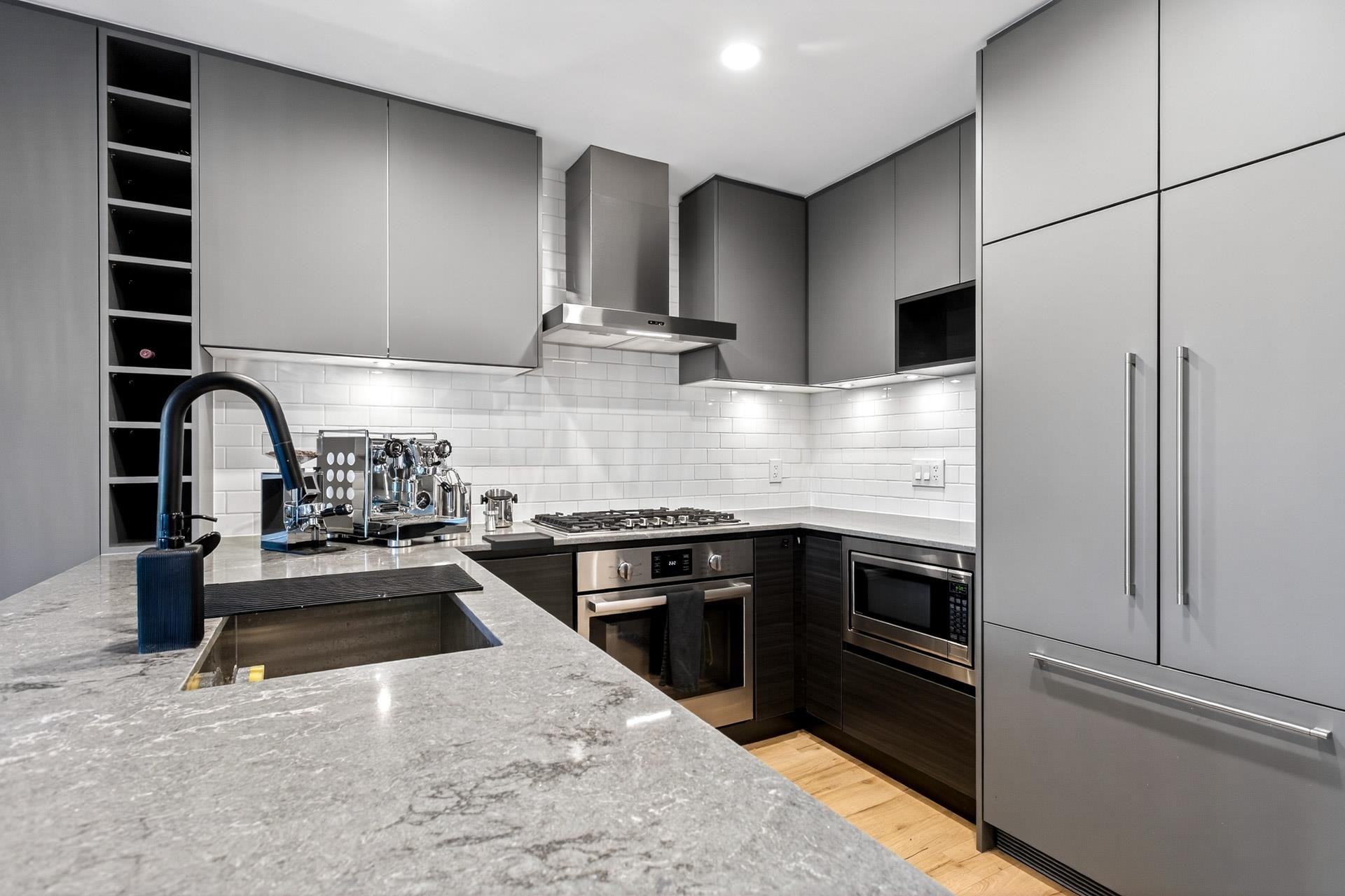 524-55 Klahanie Drive, Port Moody, BC