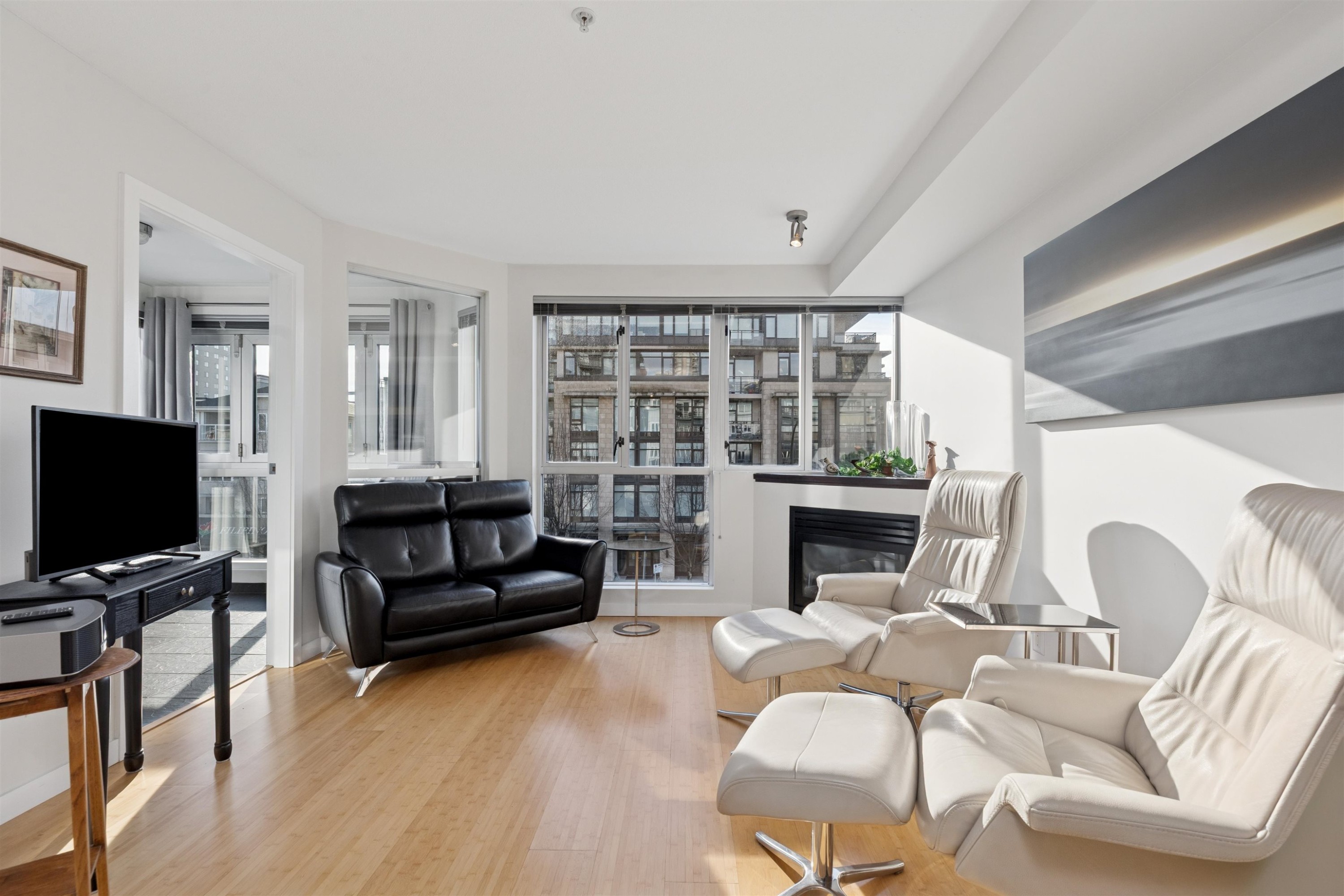 311-122 3Rd Street E, North Vancouver, BC