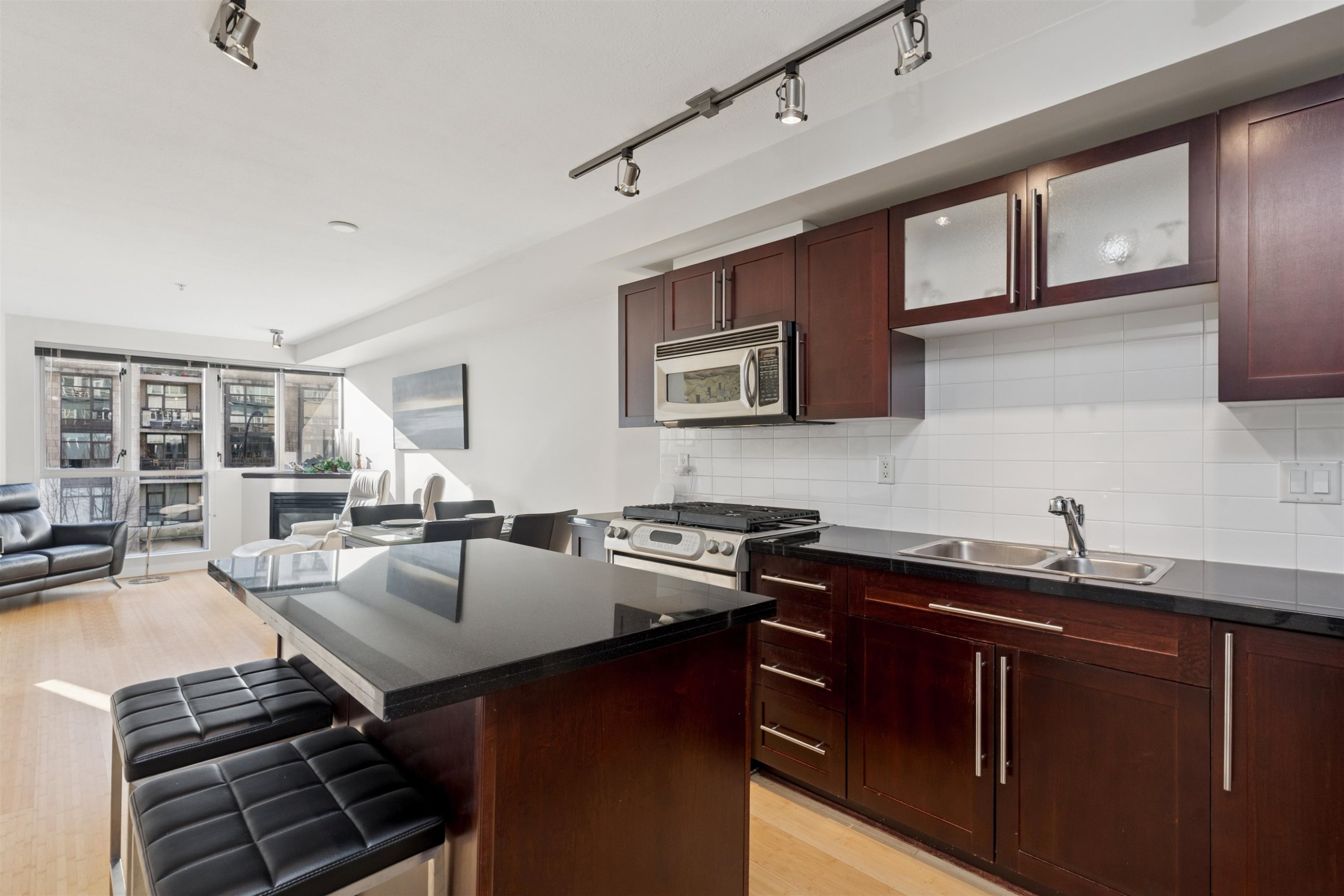 311-122 3Rd Street E, North Vancouver, BC