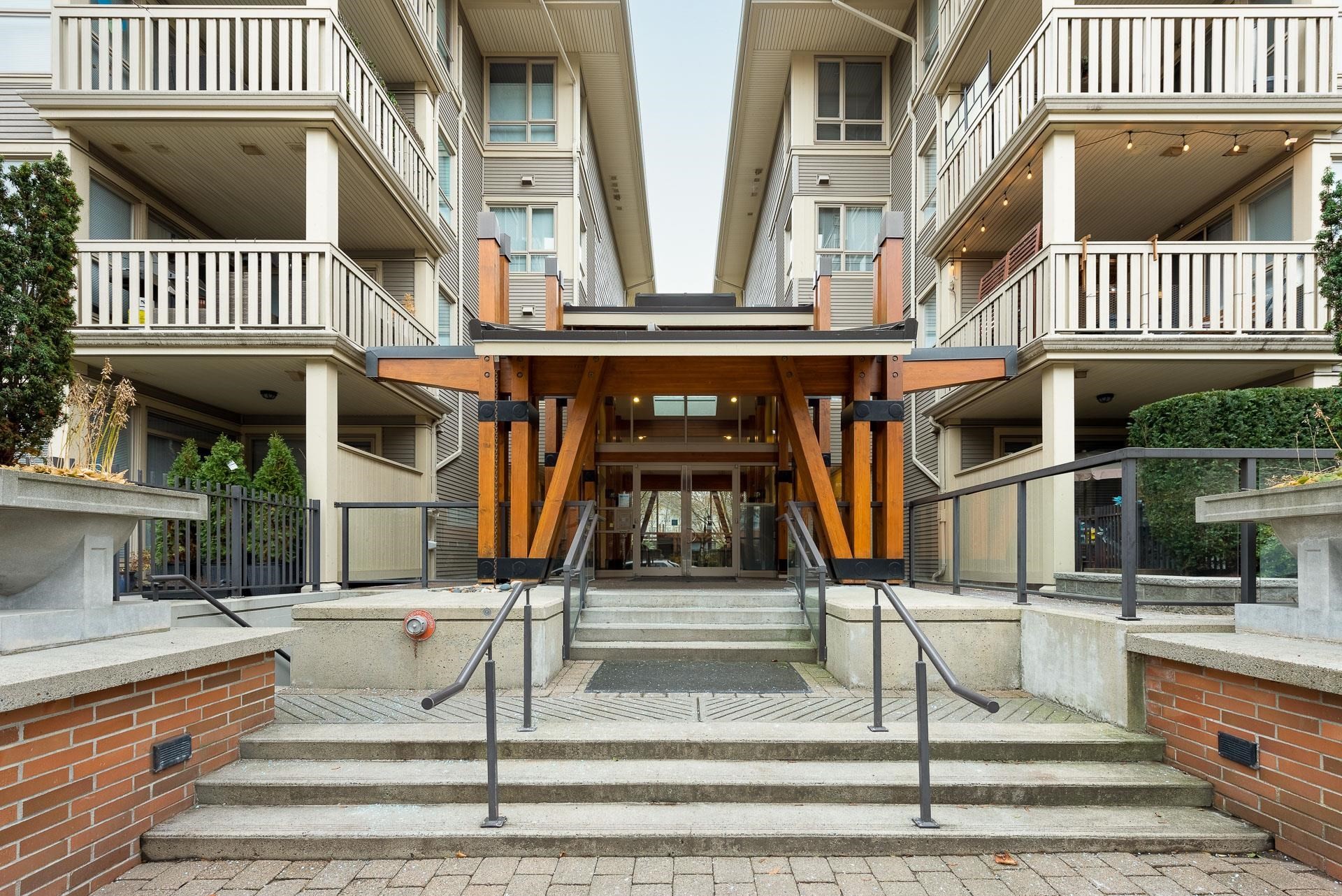 419-801 Klahanie Drive, Port Moody, BC