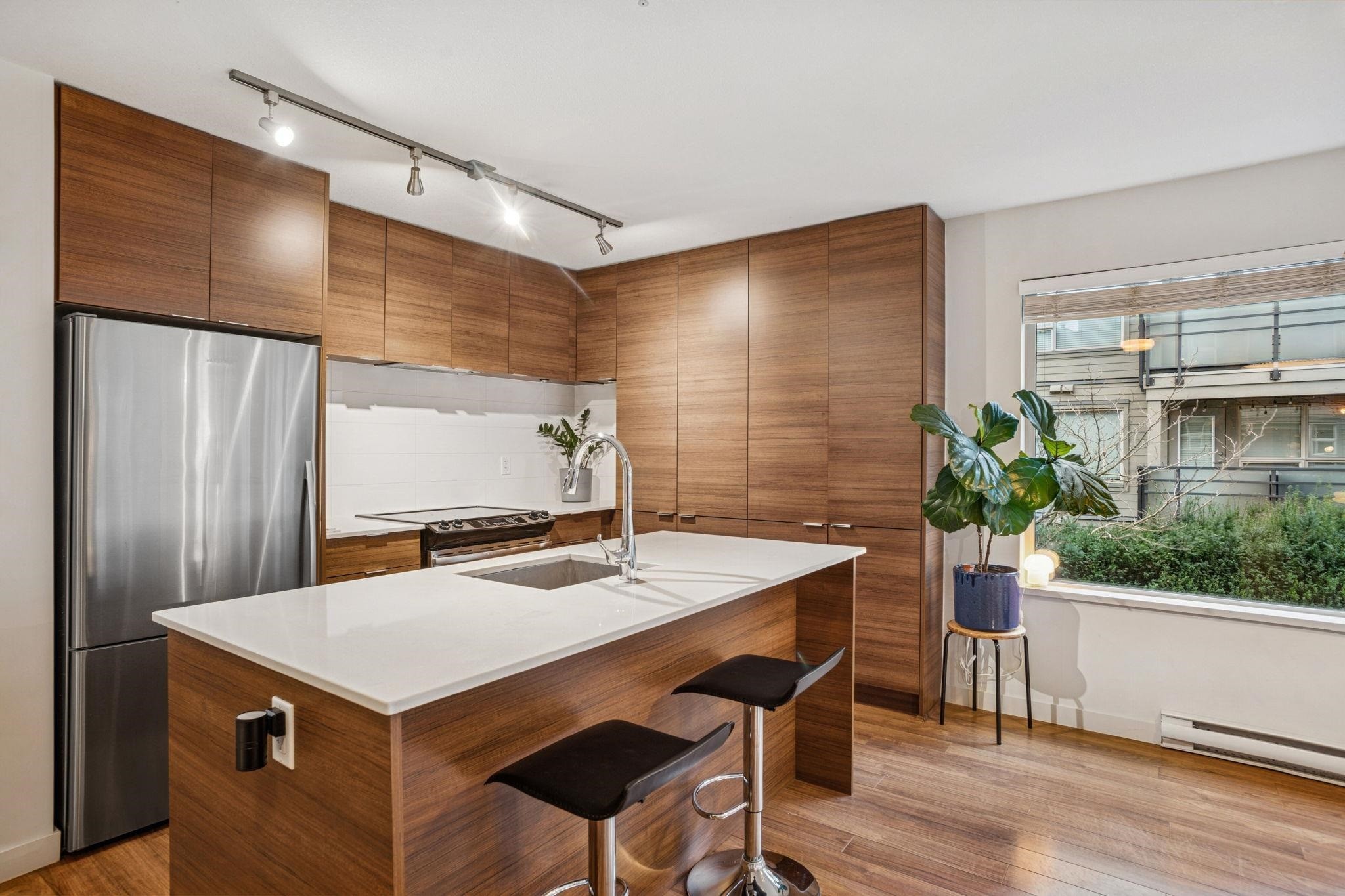 310-1673 Lloyd Avenue, North Vancouver, BC