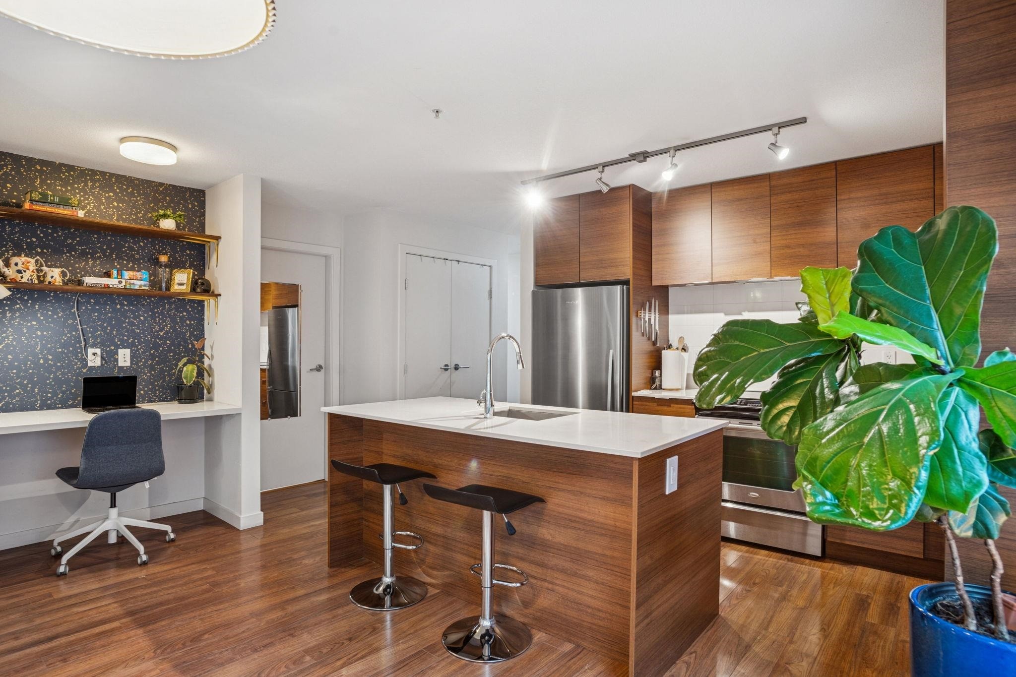 310-1673 Lloyd Avenue, North Vancouver, BC