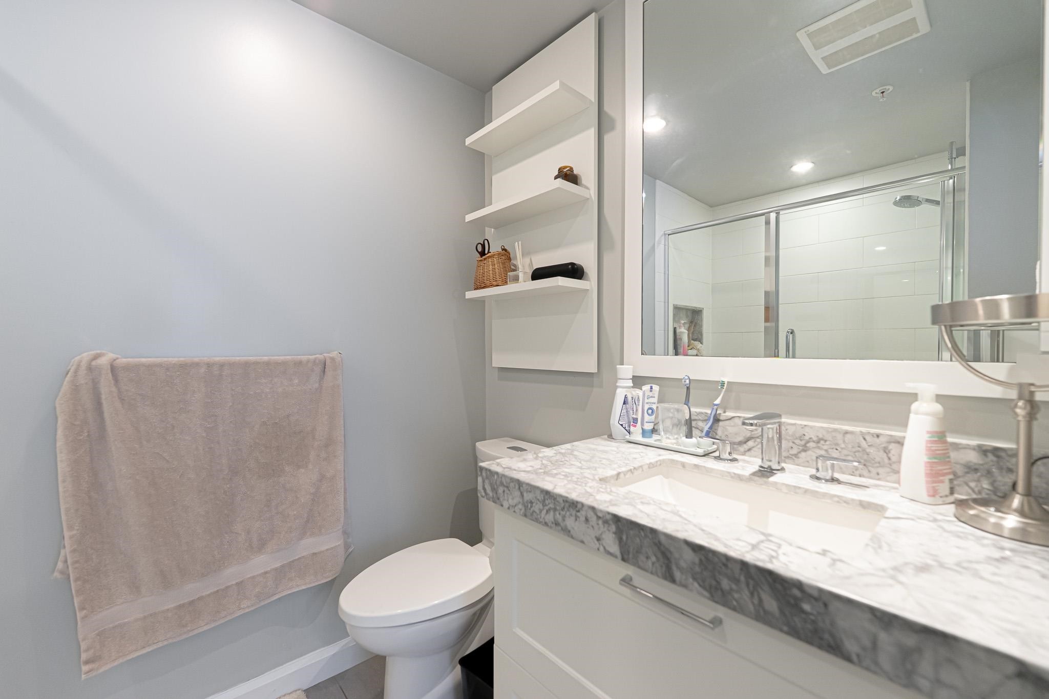 2105-520 Como Lake Avenue, Coquitlam, BC