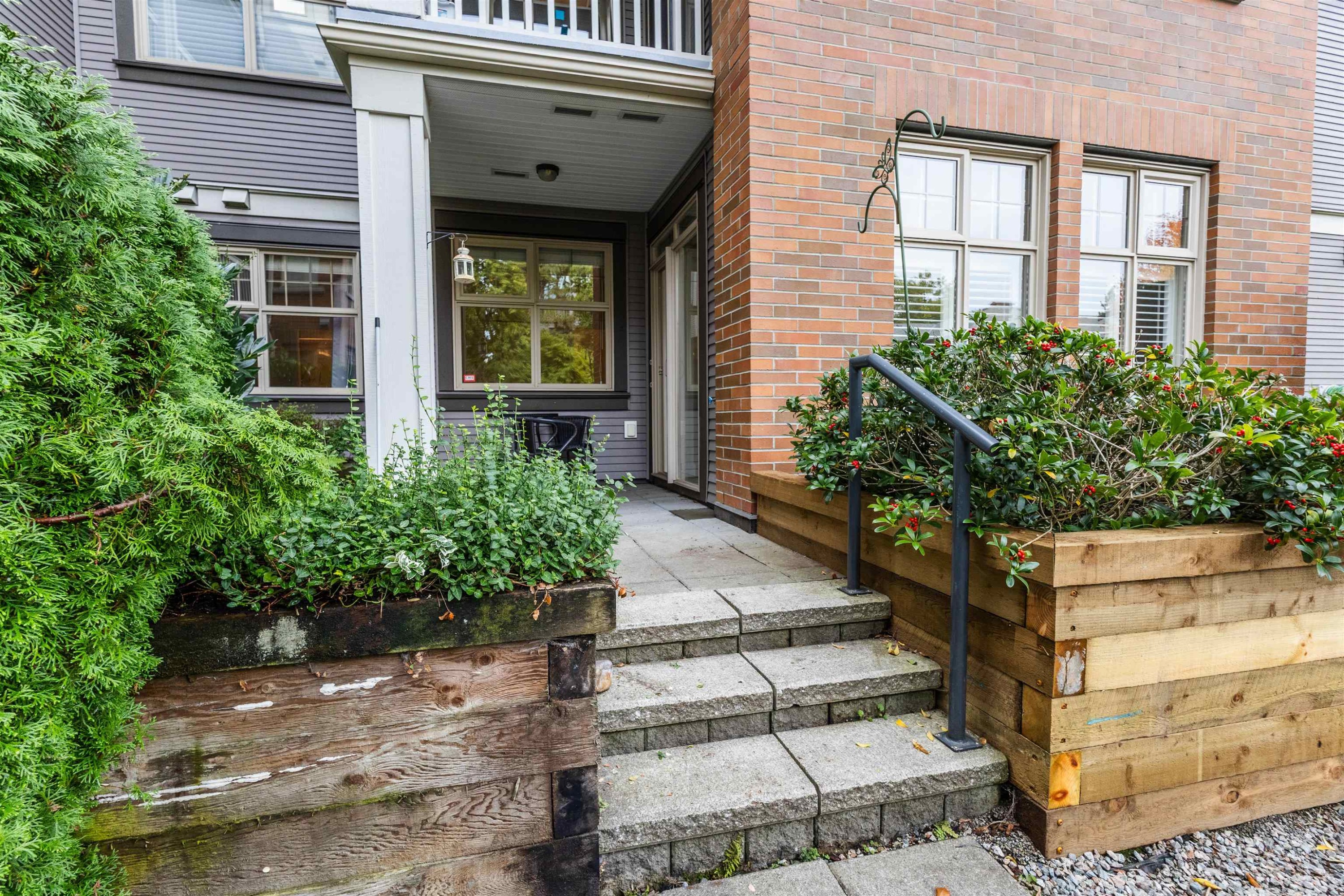 104-4883 Maclure Mews, Vancouver, BC