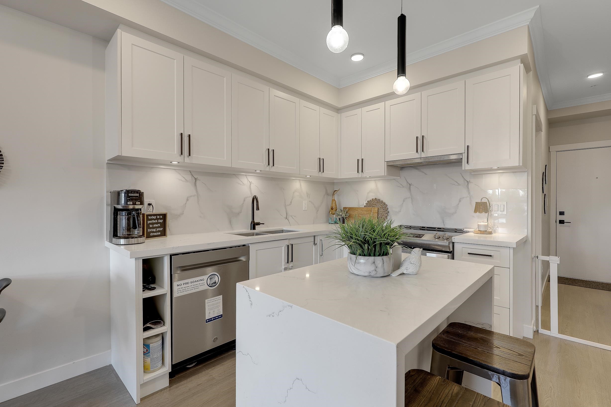 320-12109 223 Street, Maple Ridge, BC