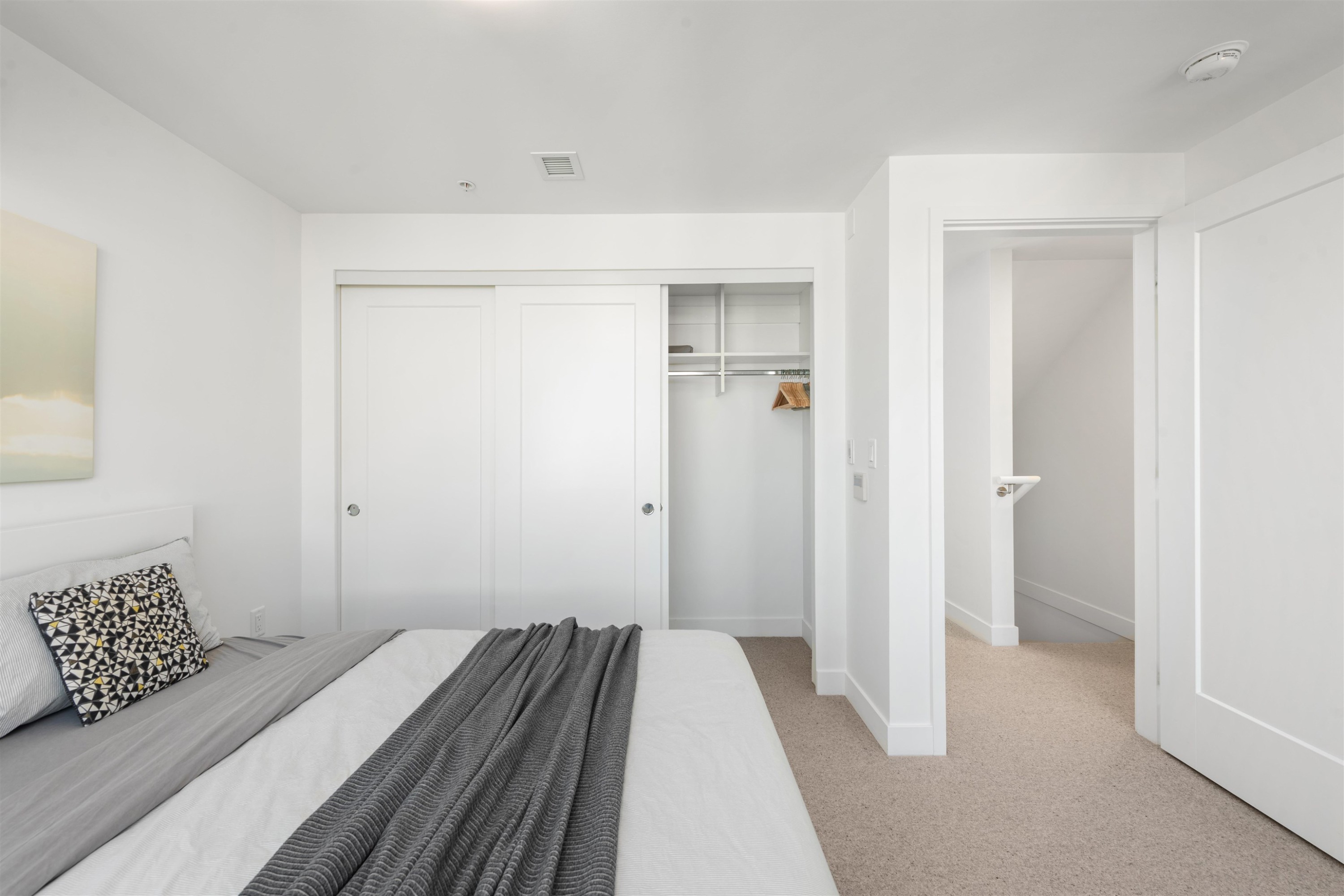 561 29Th Avenue W, Vancouver, BC