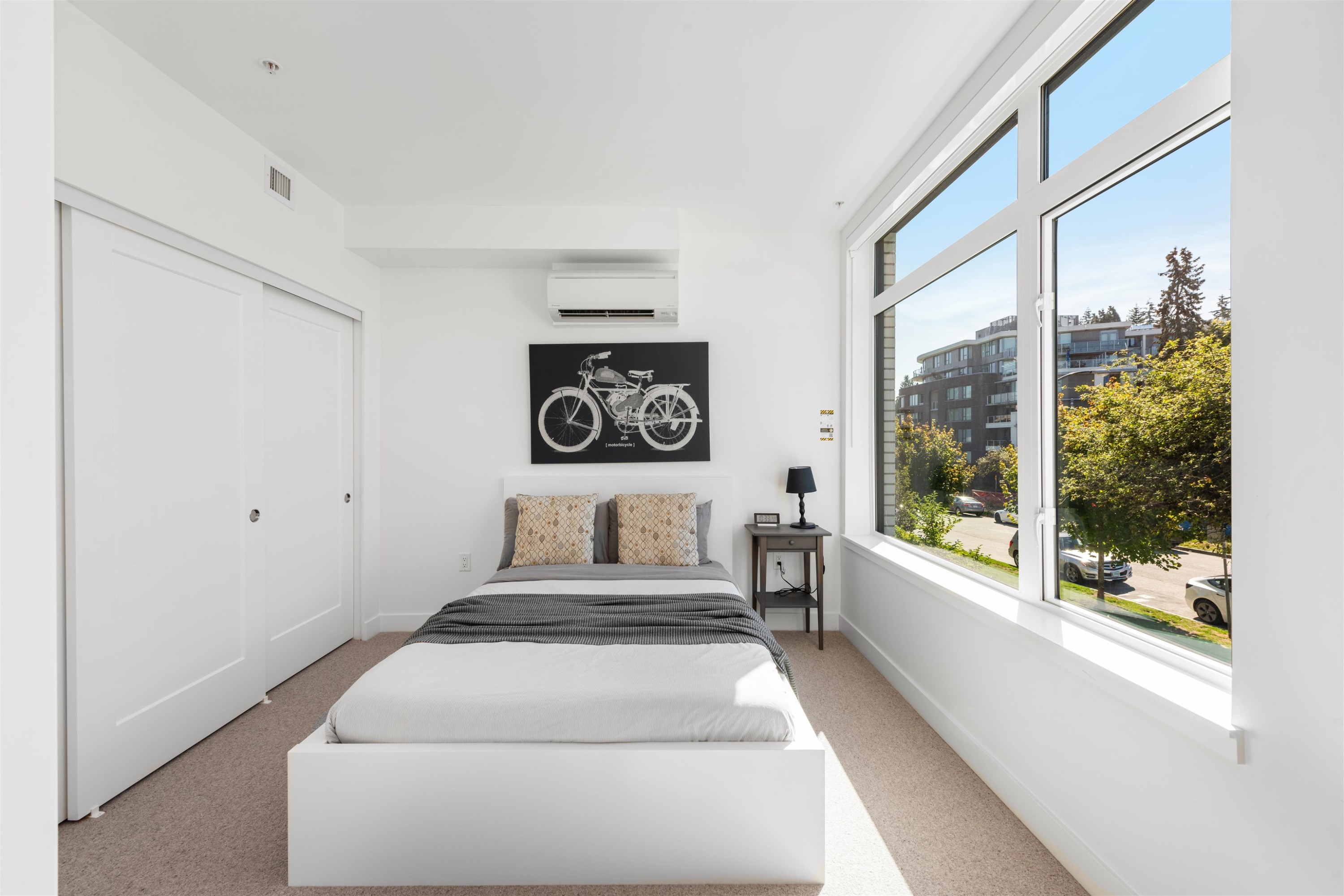 561 29Th Avenue W, Vancouver, BC