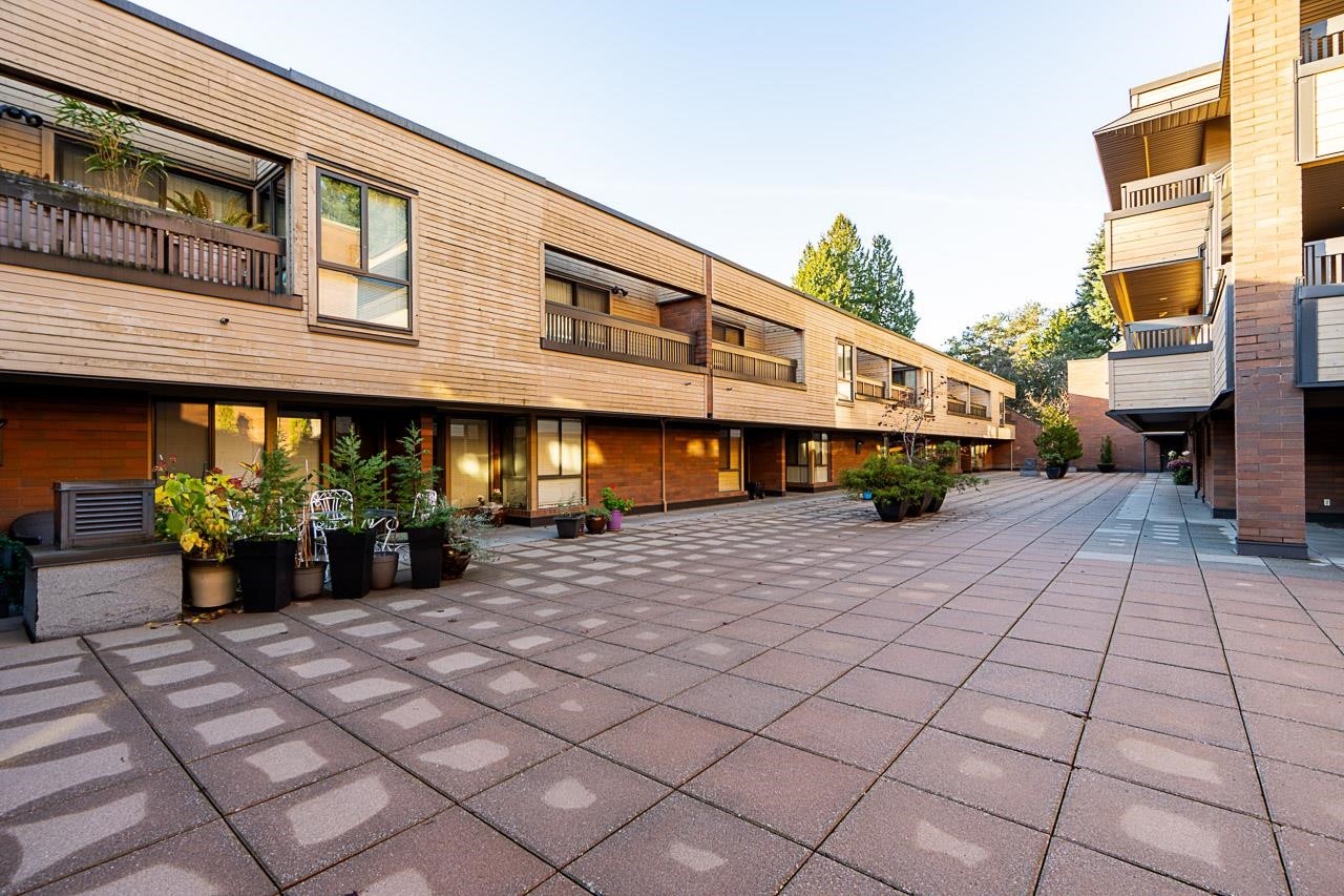 206-333 Wethersfield Drive, Vancouver, BC