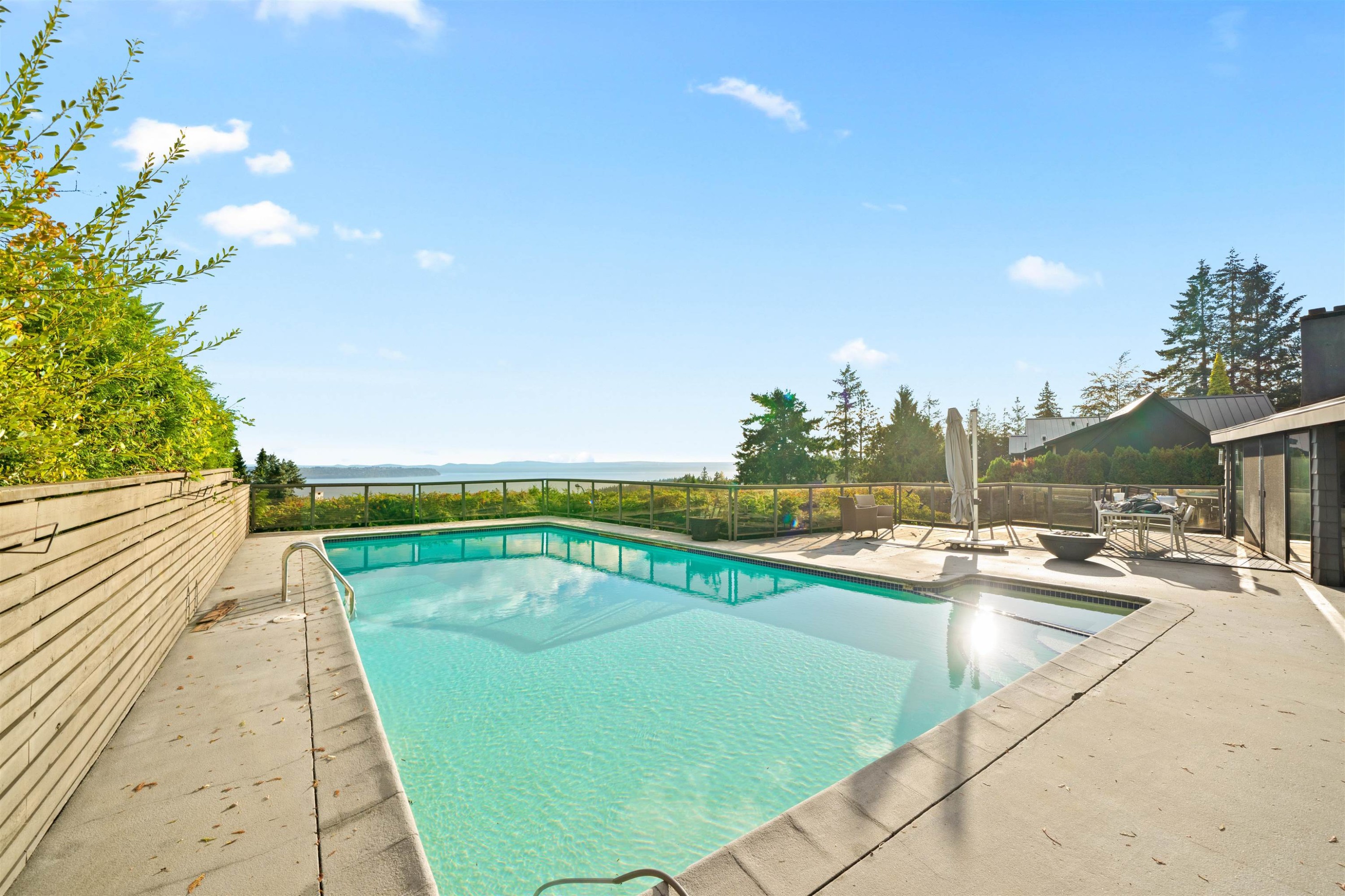 4579 Woodgreen Court, West Vancouver, BC