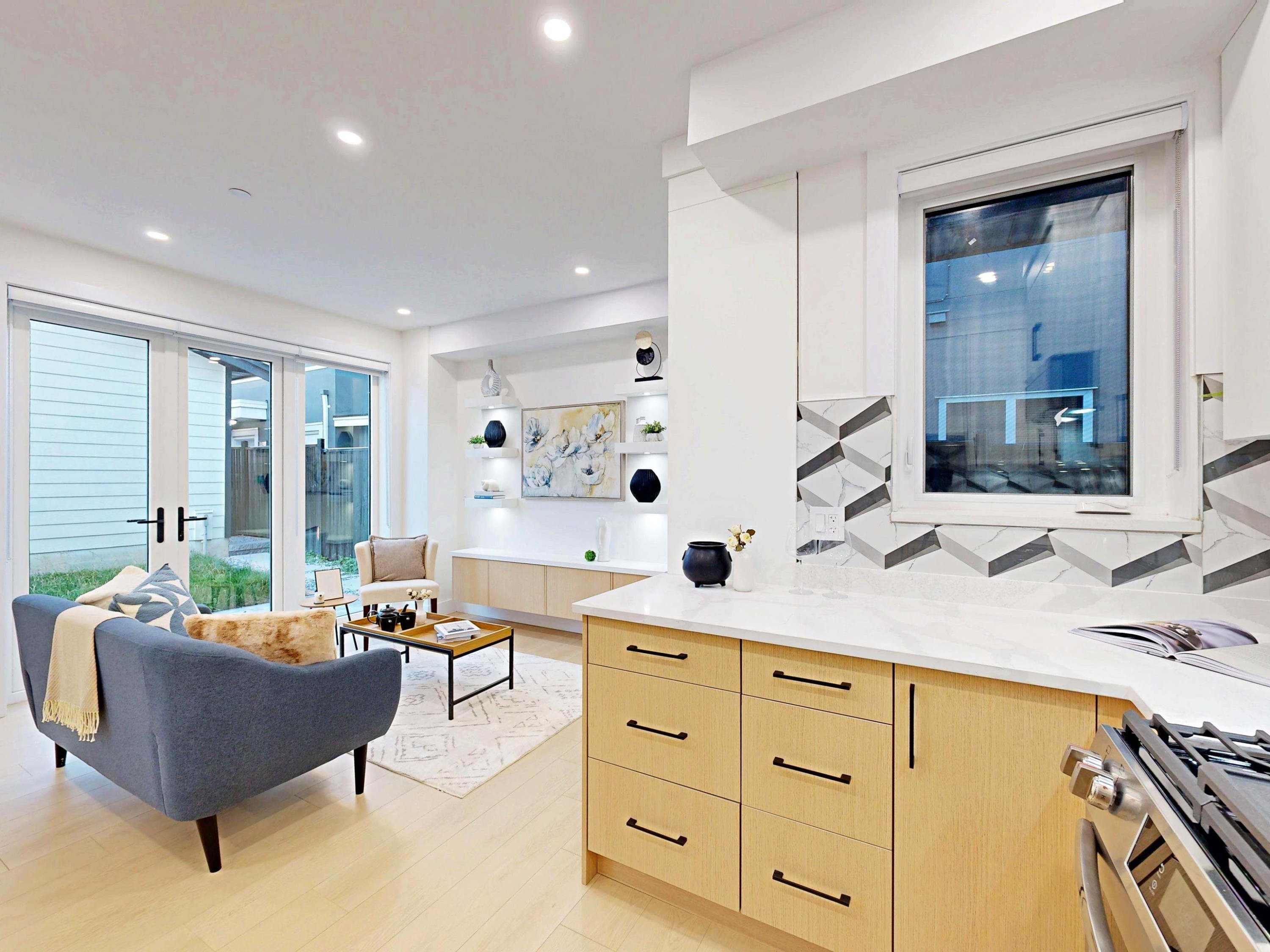 2-3425 Archimedes Street, Vancouver, BC