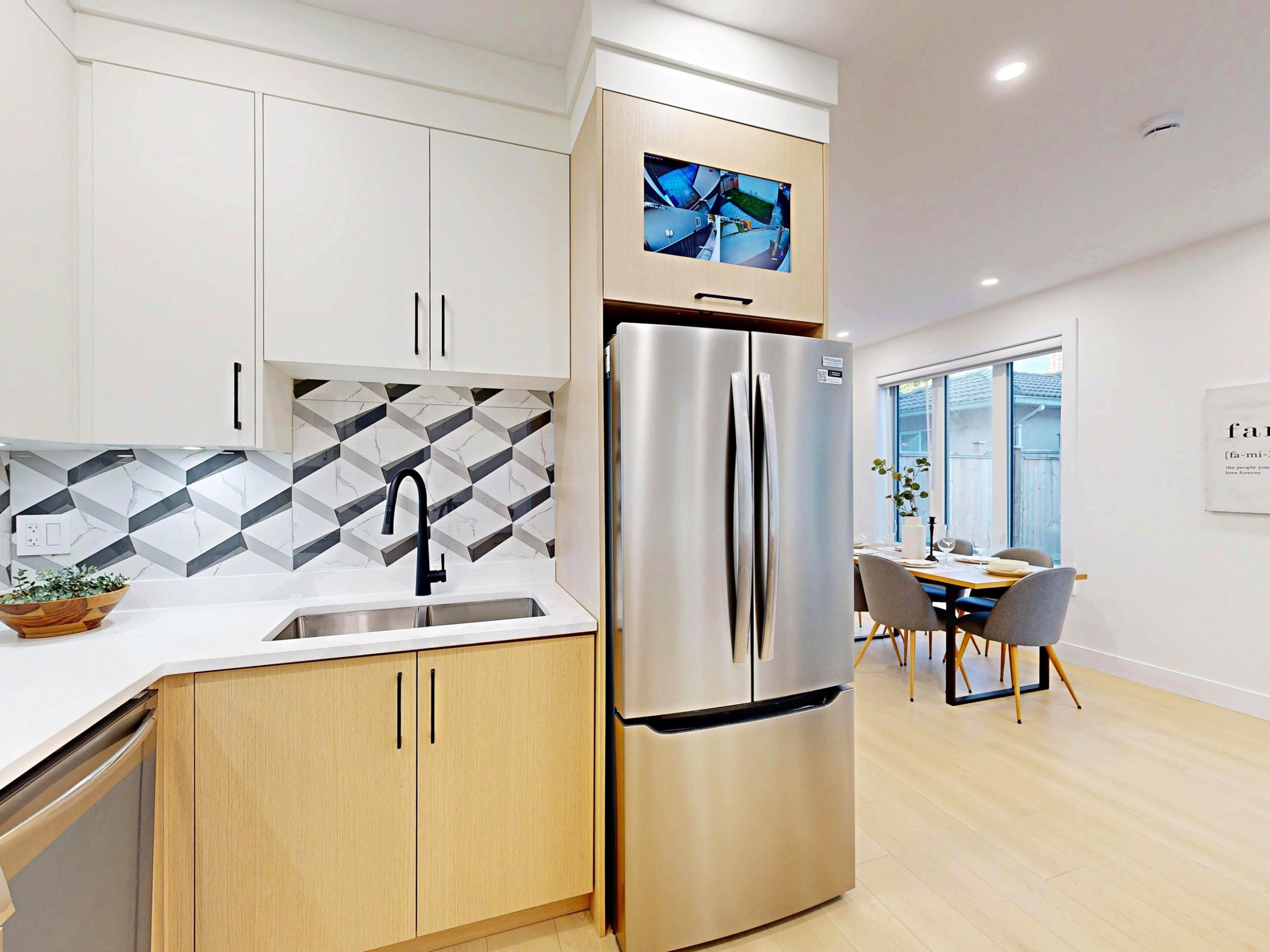 2-3425 Archimedes Street, Vancouver, BC