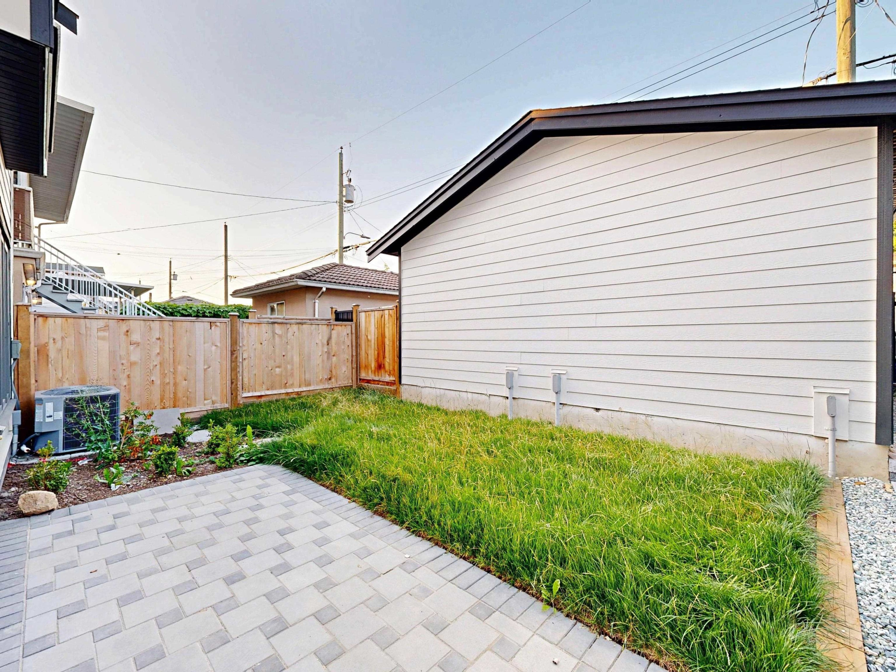 2-3425 Archimedes Street, Vancouver, BC