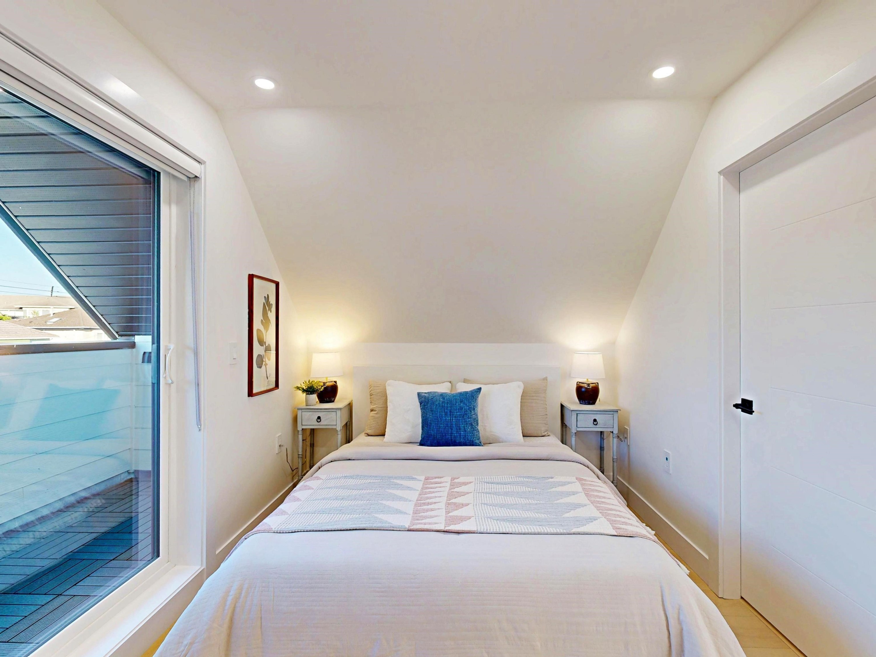 2-3425 Archimedes Street, Vancouver, BC