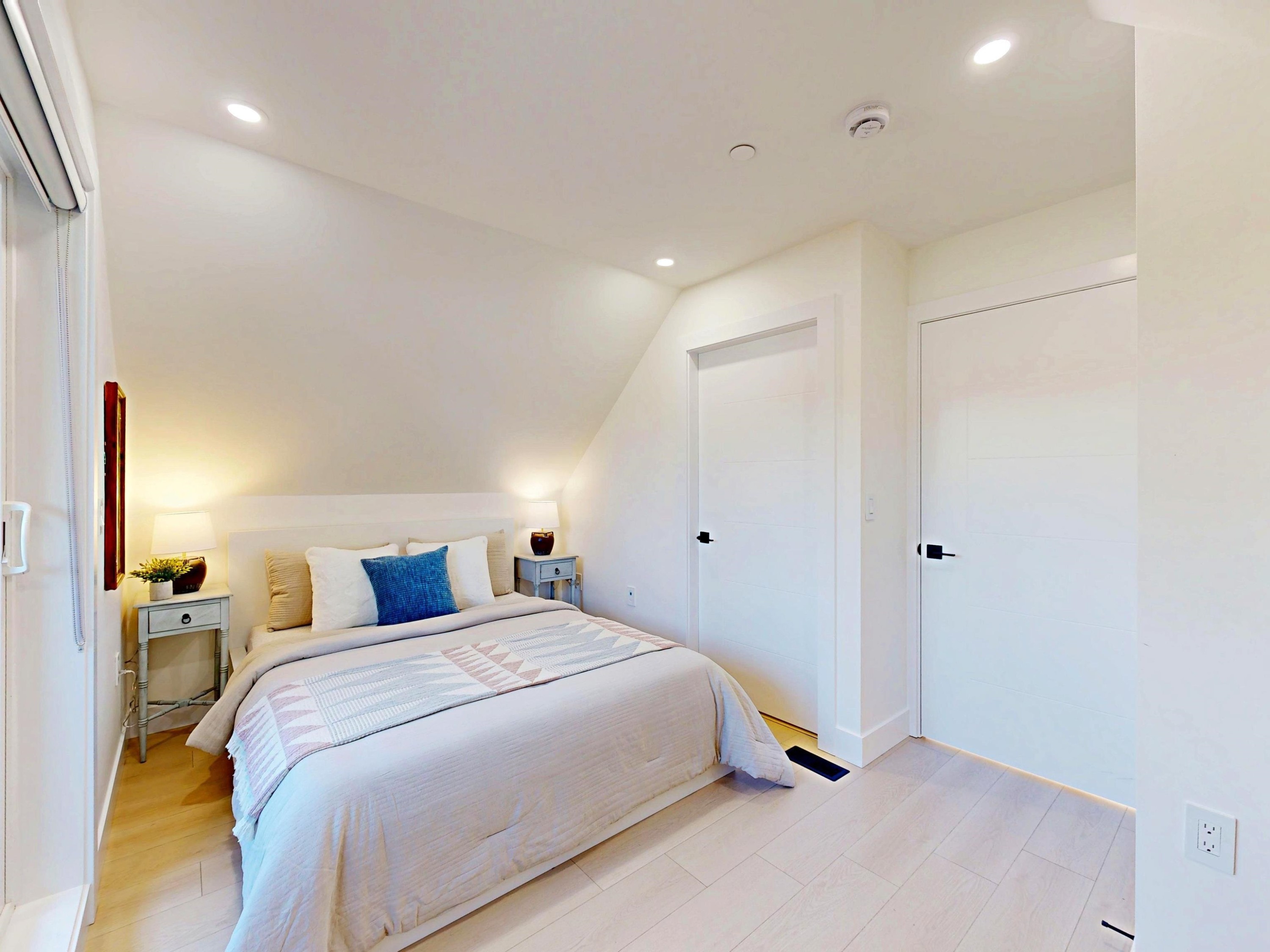 2-3425 Archimedes Street, Vancouver, BC